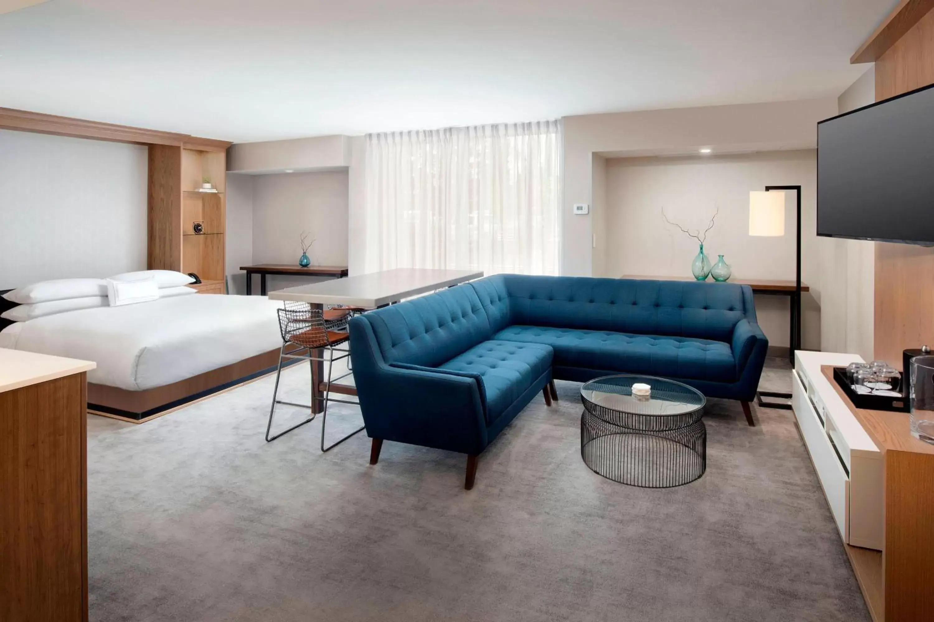 Bedroom in Delta Hotels by Marriott Seattle Everett