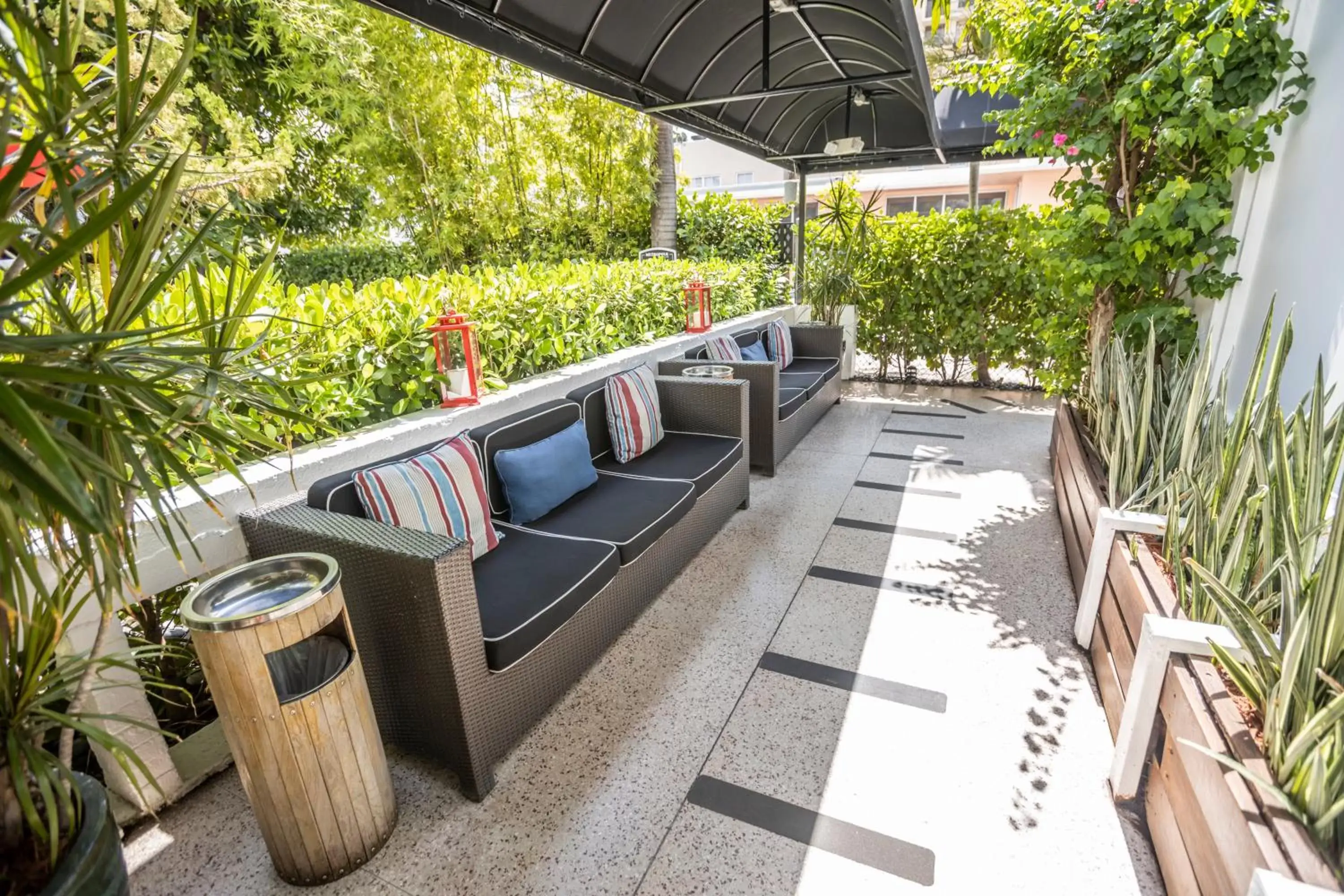 Patio, Balcony/Terrace in Metropole Suites South Beach