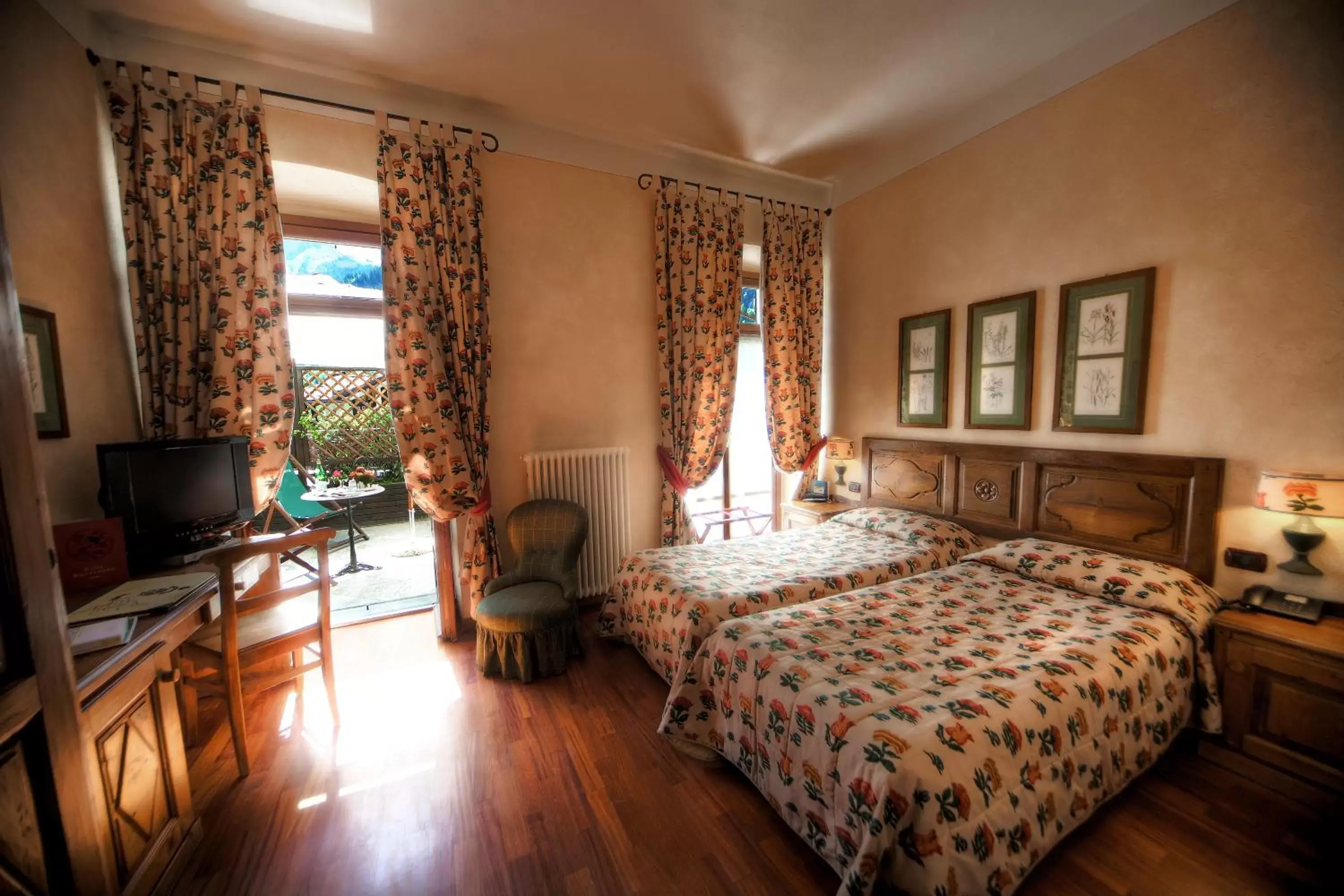 Photo of the whole room, Bed in Villa Novecento Romantic Hotel - Estella Hotel Collection