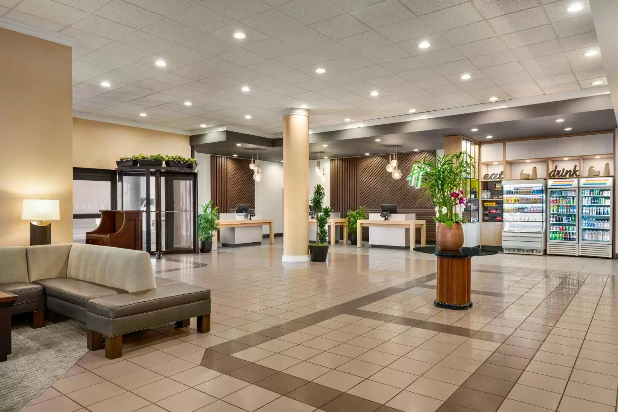 Lobby or reception, Lobby/Reception in Holiday Inn Los Angeles Gateway-Torrance, an IHG Hotel