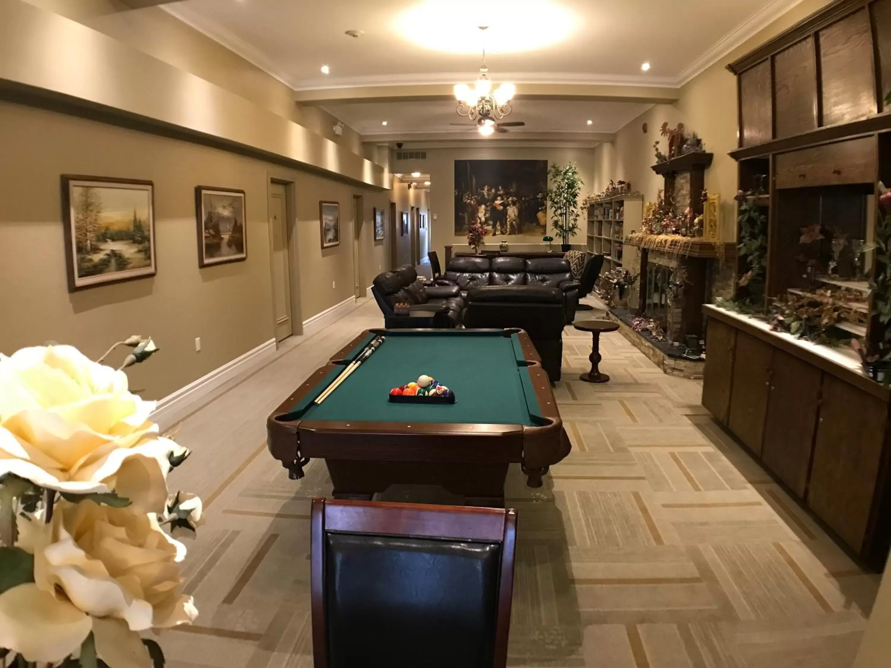 Billiards in Balsam Suites Boutique Inn & Residence