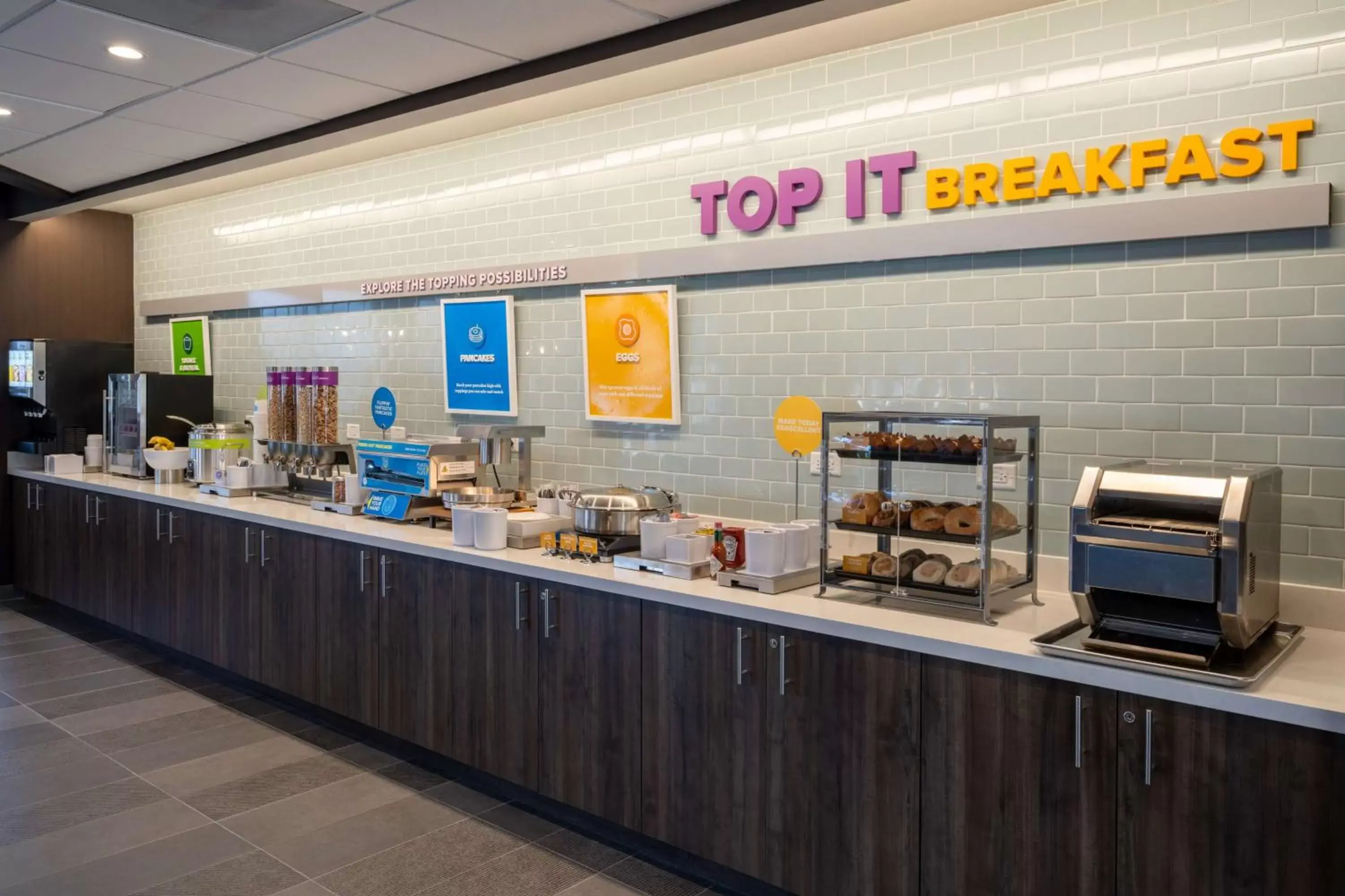 Breakfast, Restaurant/Places to Eat in Tru By Hilton Naperville Chicago