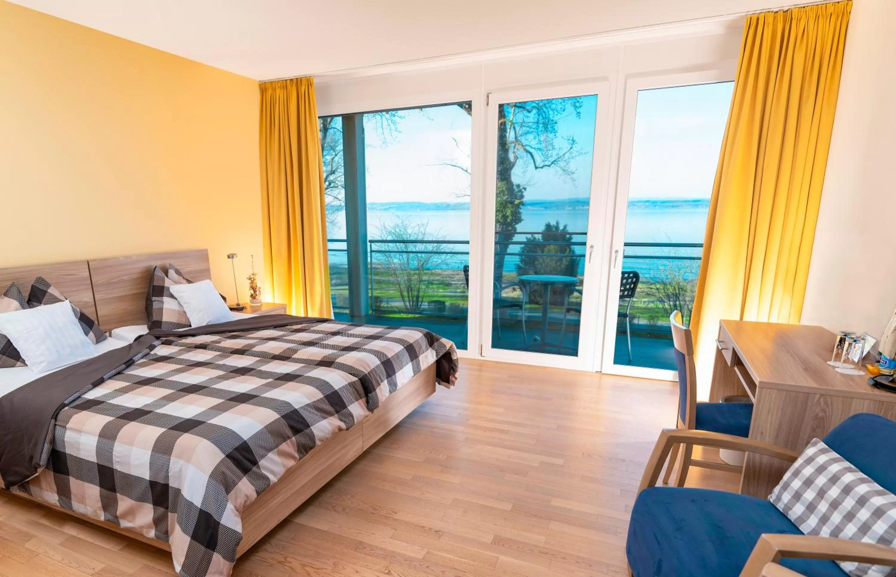 Photo of the whole room, Bed in Hotel Restaurant Sokrates