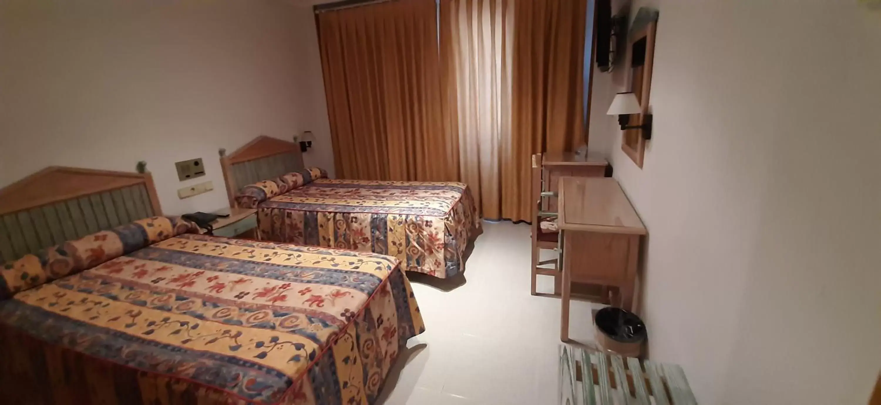 Photo of the whole room, Bed in Hotel Azahar
