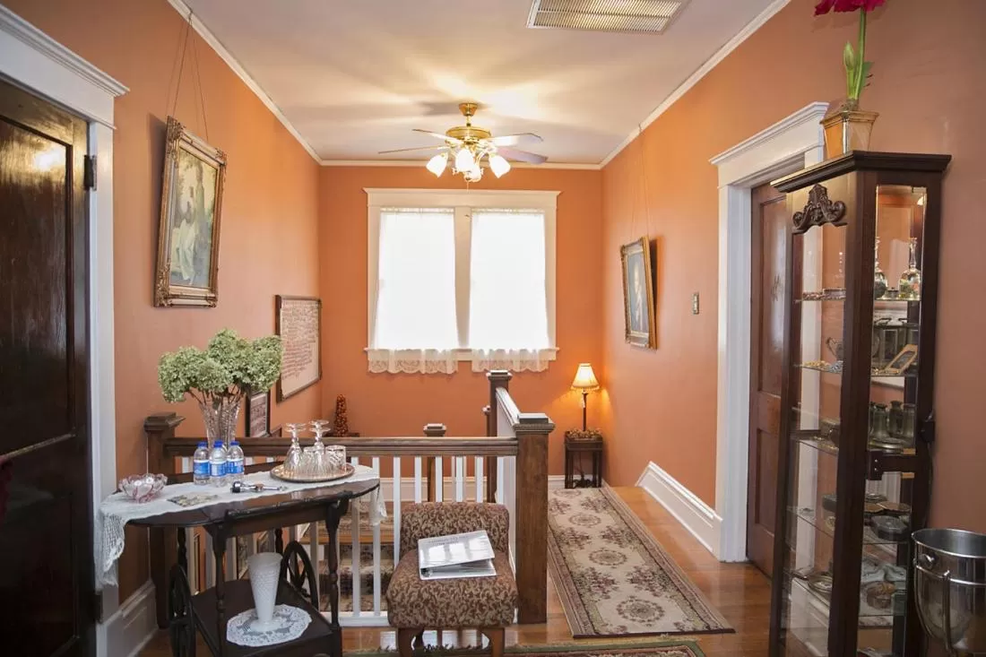 Restaurant/Places to Eat in The Inn on Front Street