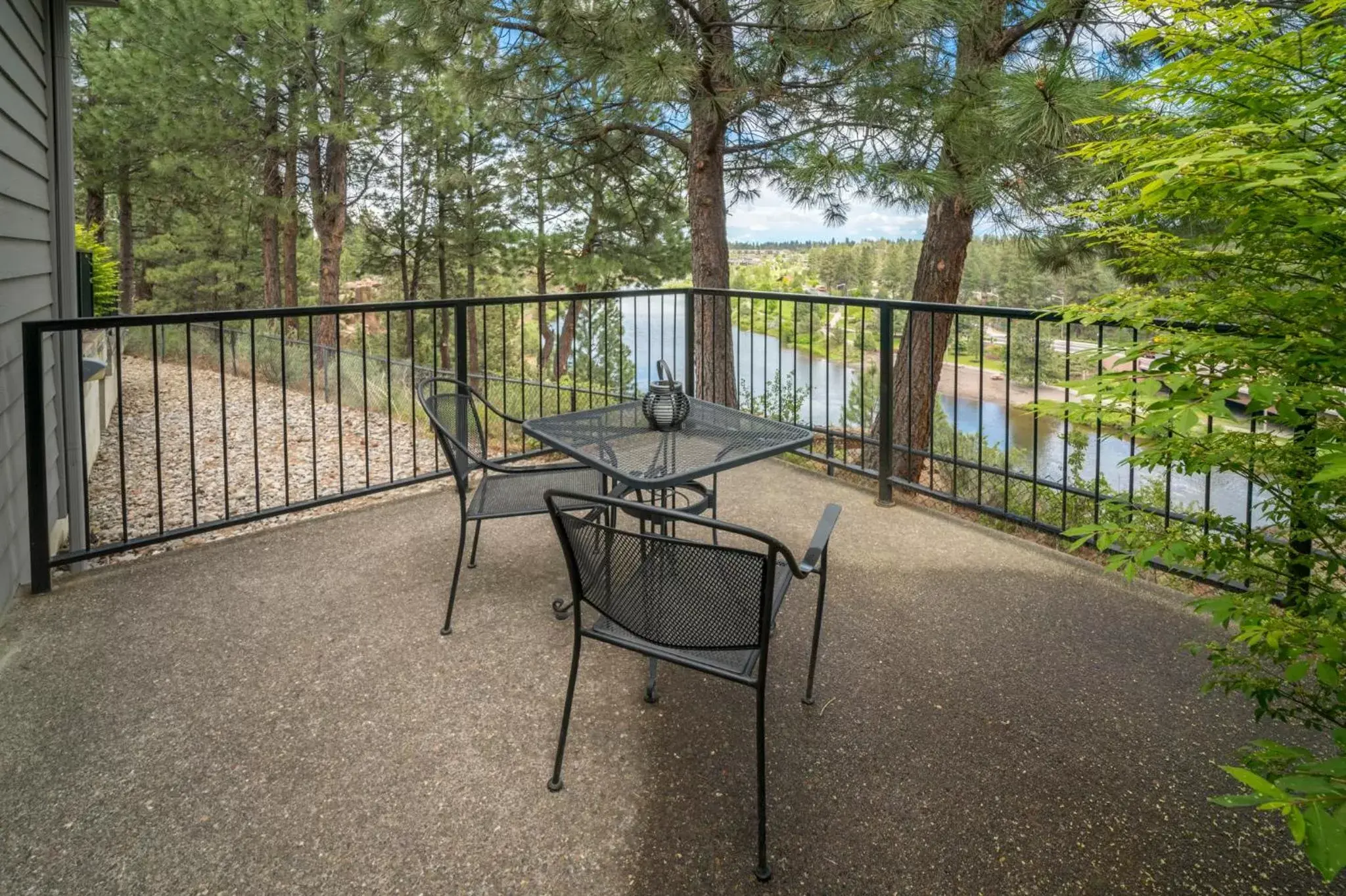 Balcony/Terrace in Pine Ridge Inn