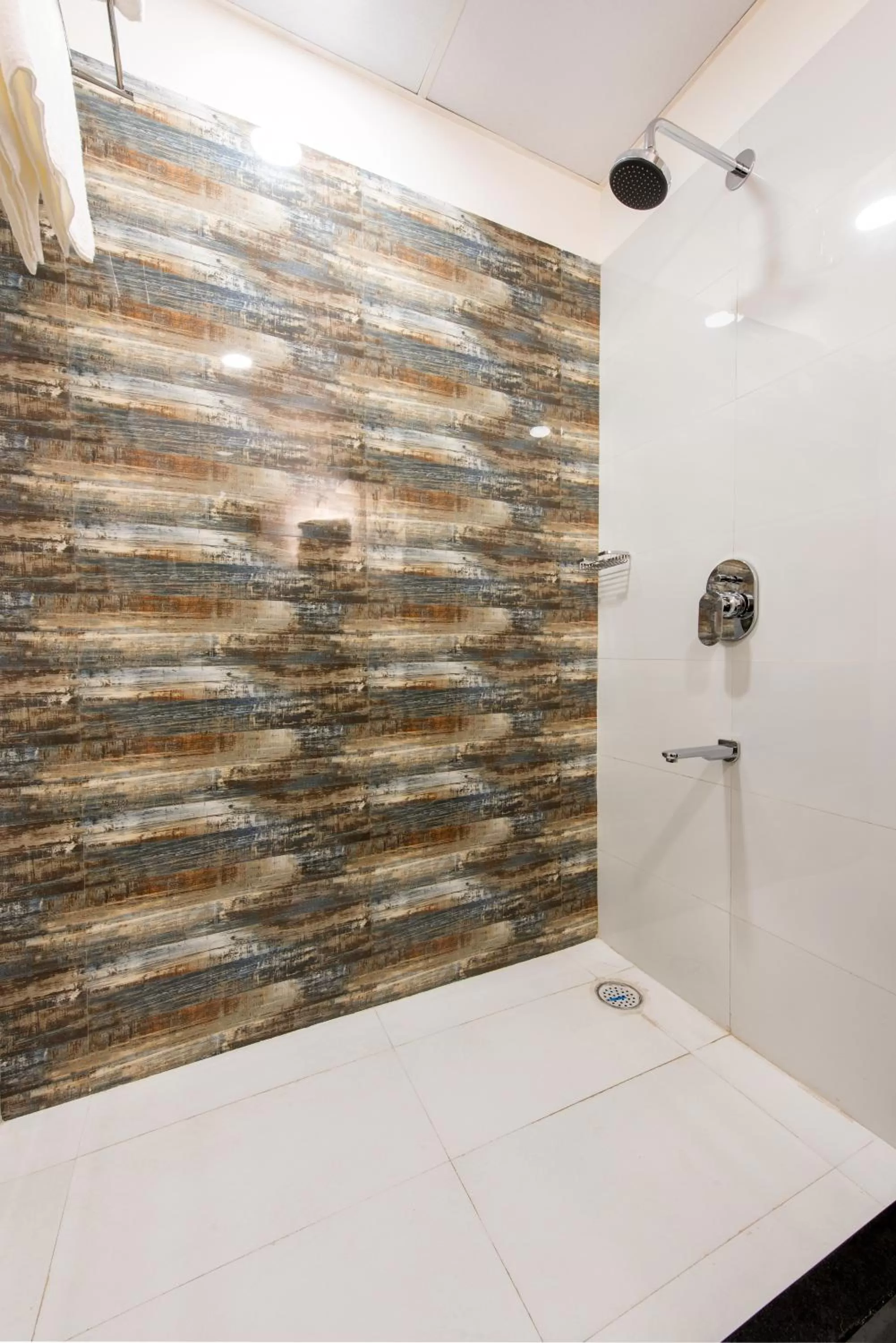 Bathroom in House of Backpackers