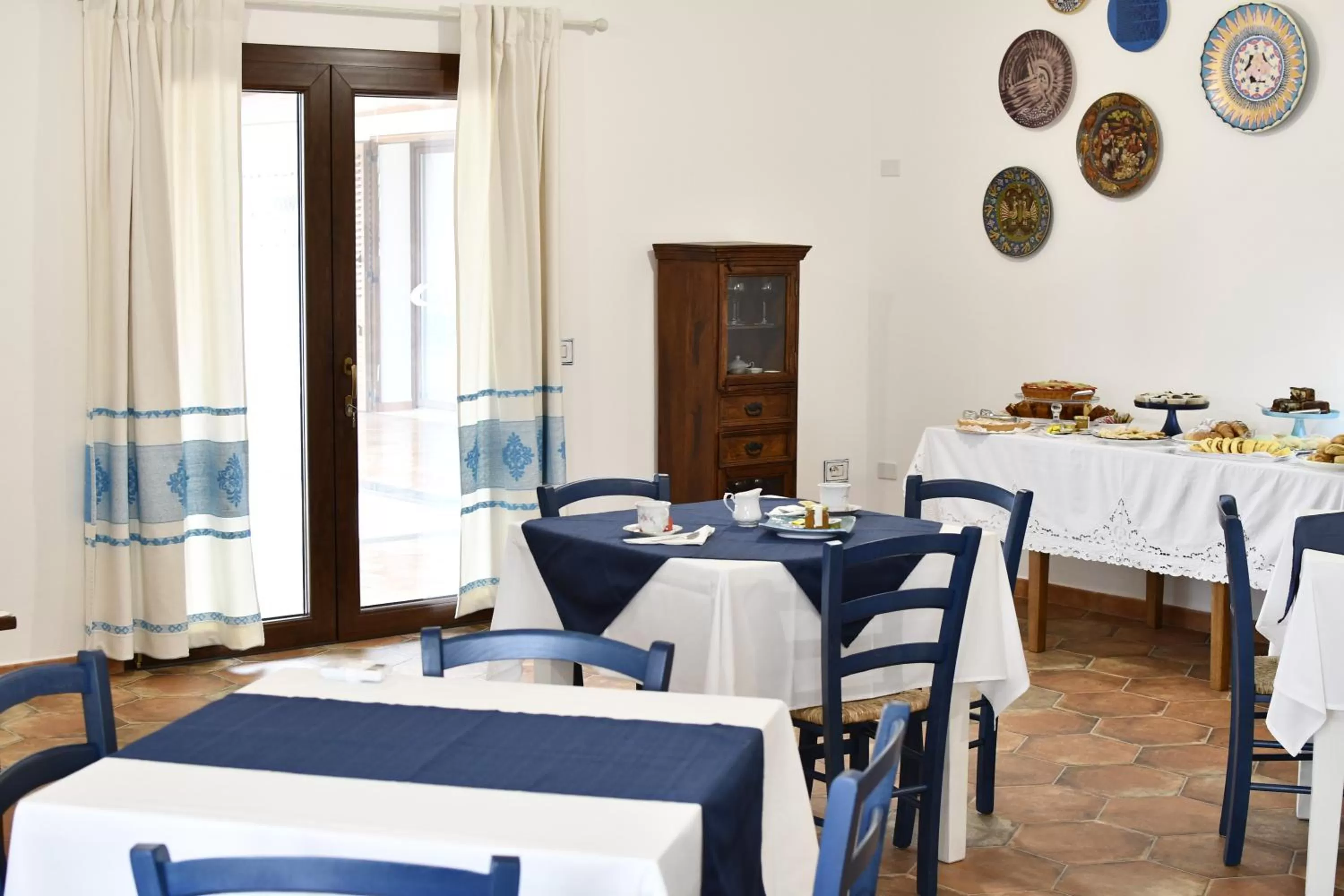 Restaurant/places to eat in Tenute Efis