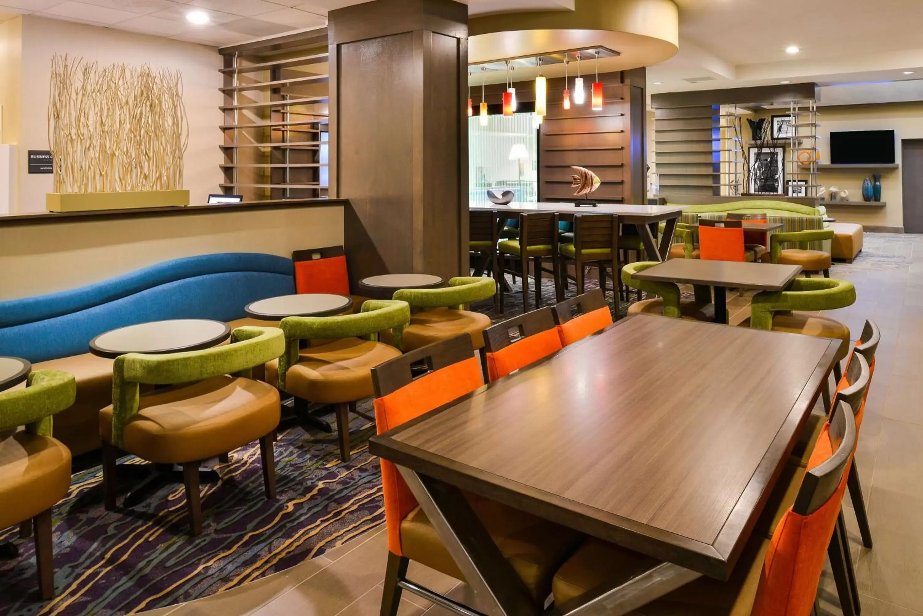 Lobby or reception, Lounge/Bar in Hampton Inn Northwood