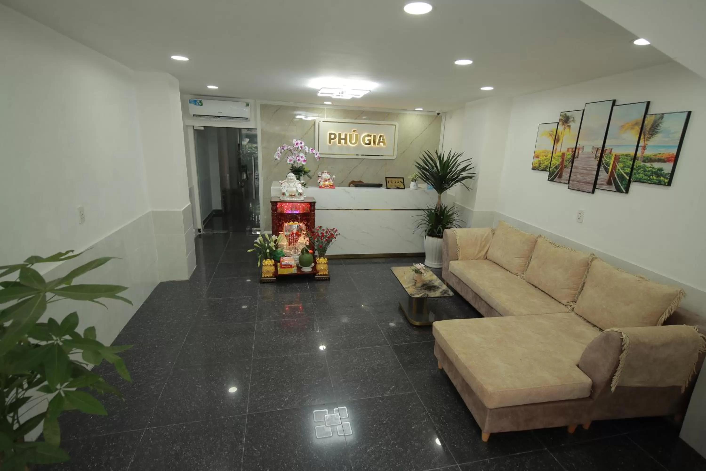 Property building in PHÚ GIA BÙI VIỆN HOTEl