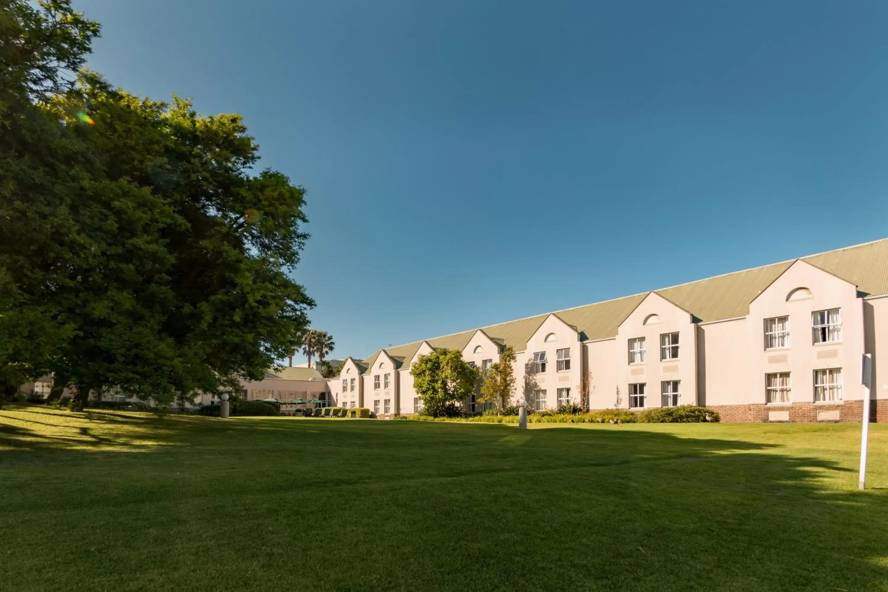 Property Building in Town Lodge Bellville