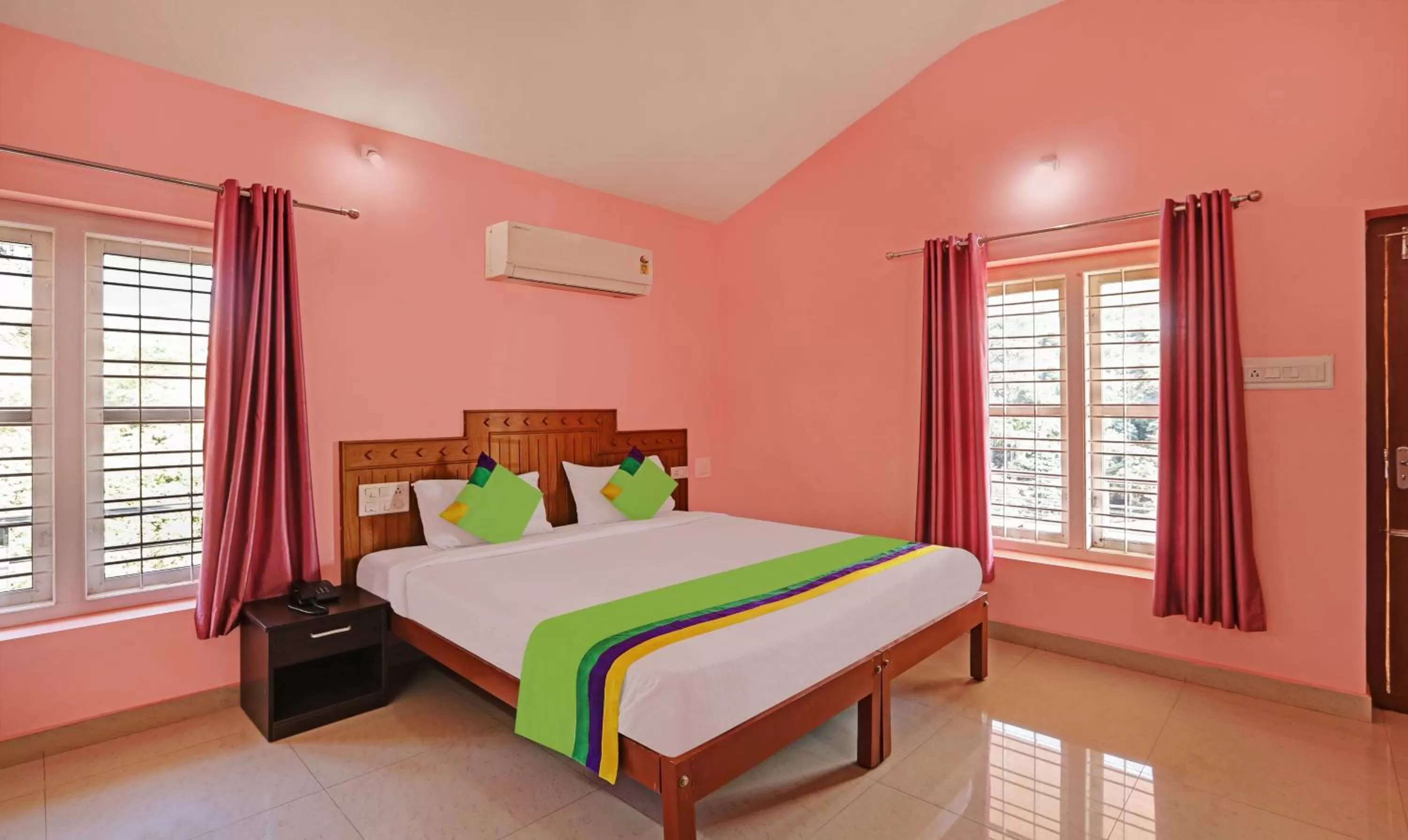 Bed in Treebo Trend Yajna Comforts