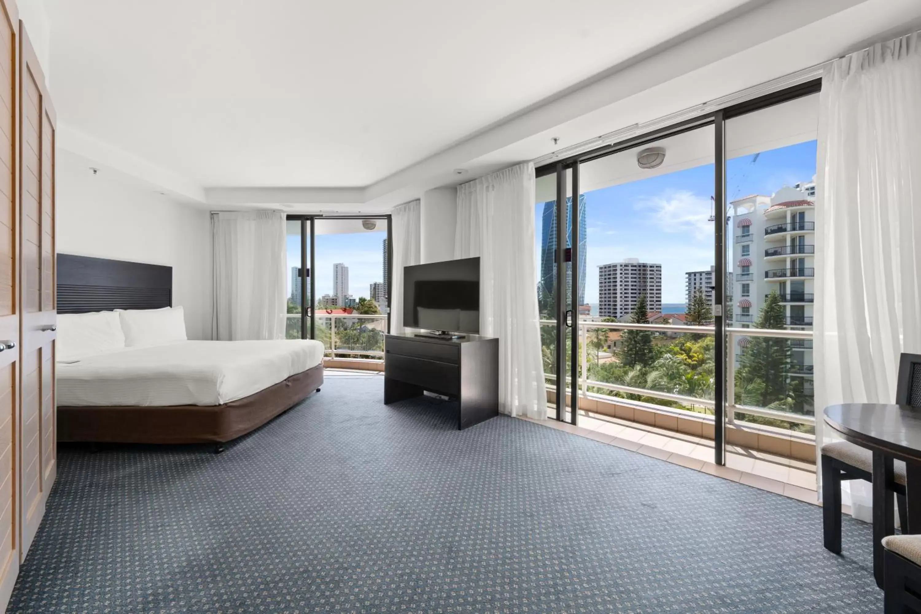 Bedroom in Crowne Plaza Surfers Paradise, an IHG Hotel