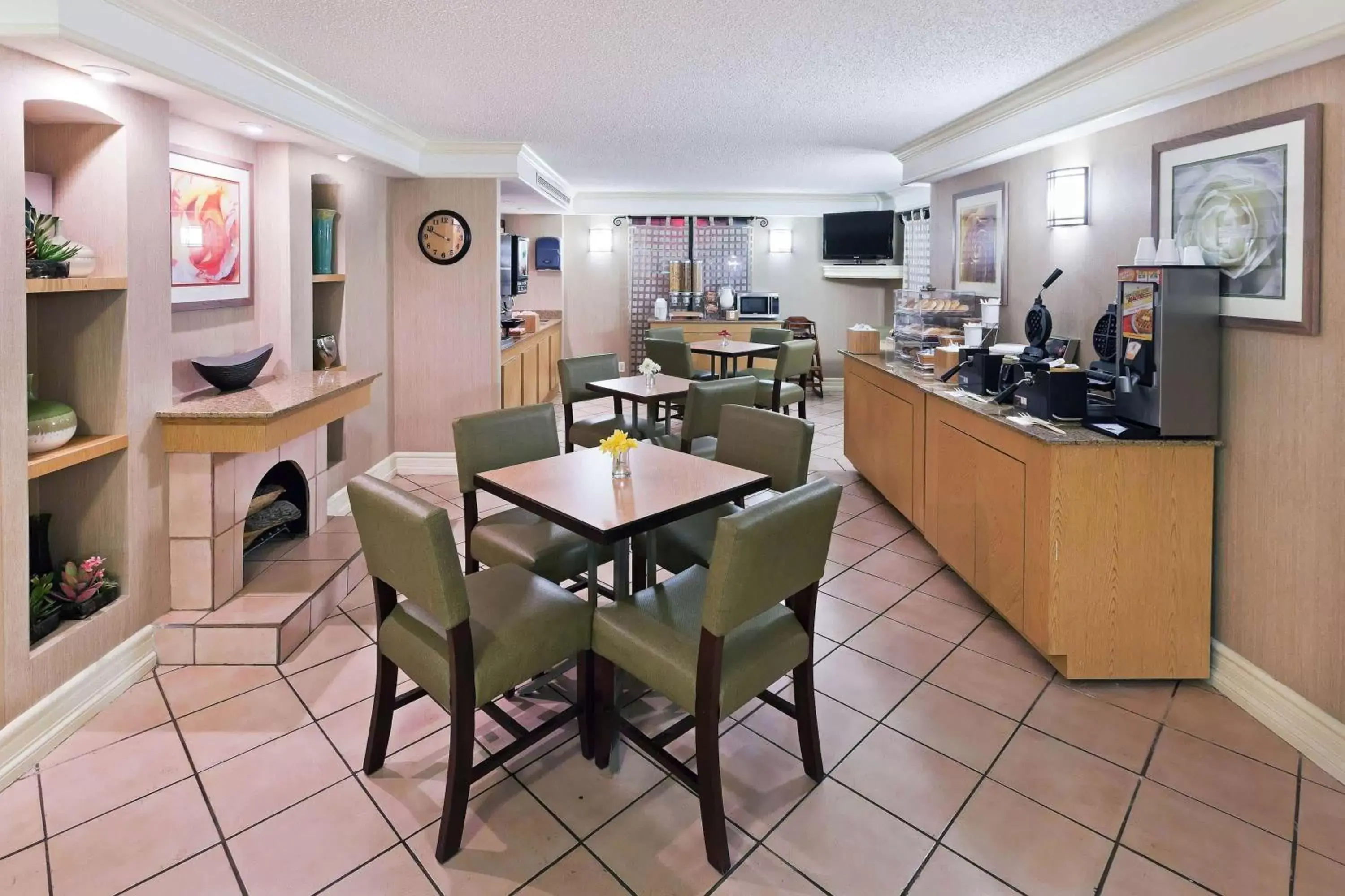 Restaurant/Places to Eat in La Quinta Inn by Wyndham Amarillo Mid-City