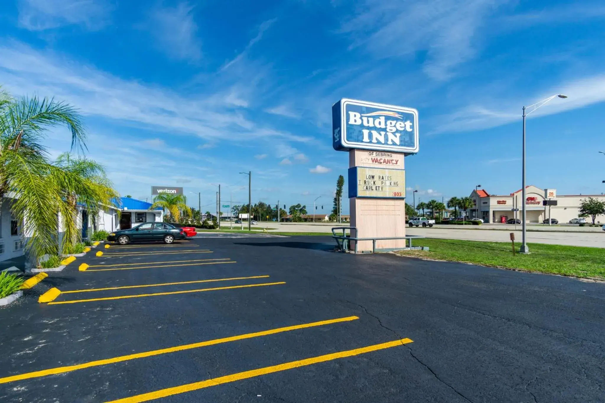 Logo/Certificate/Sign in Budget Inn of Sebring