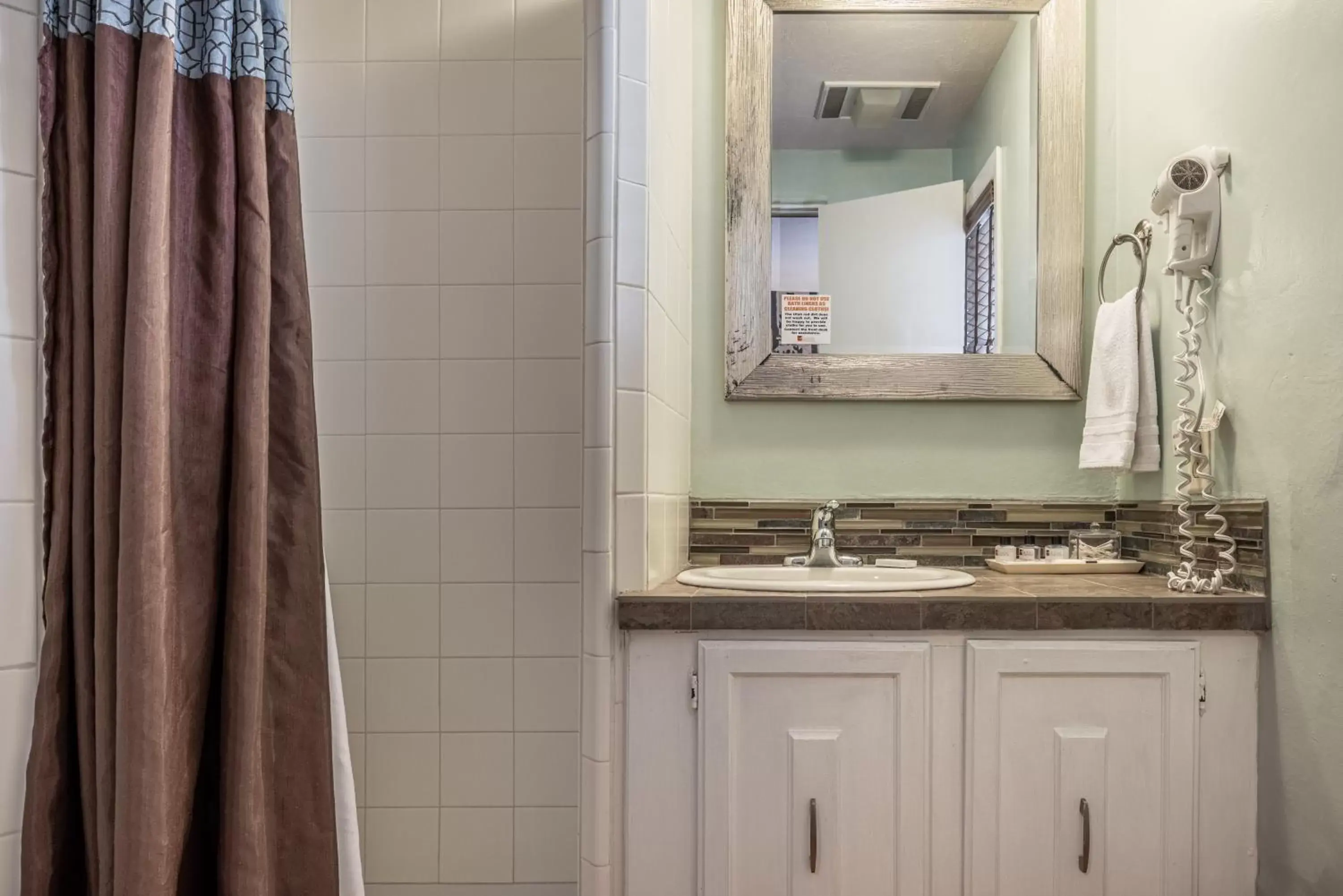 Bathroom, Kitchen/Kitchenette in Canyons Lodge- A Canyons Collection Property