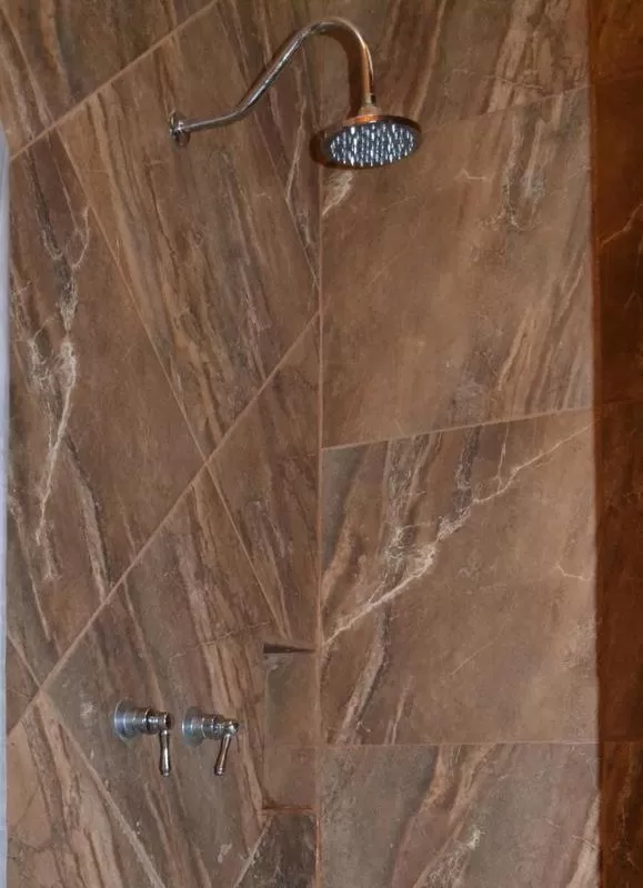 Shower in Hotel Paraiso