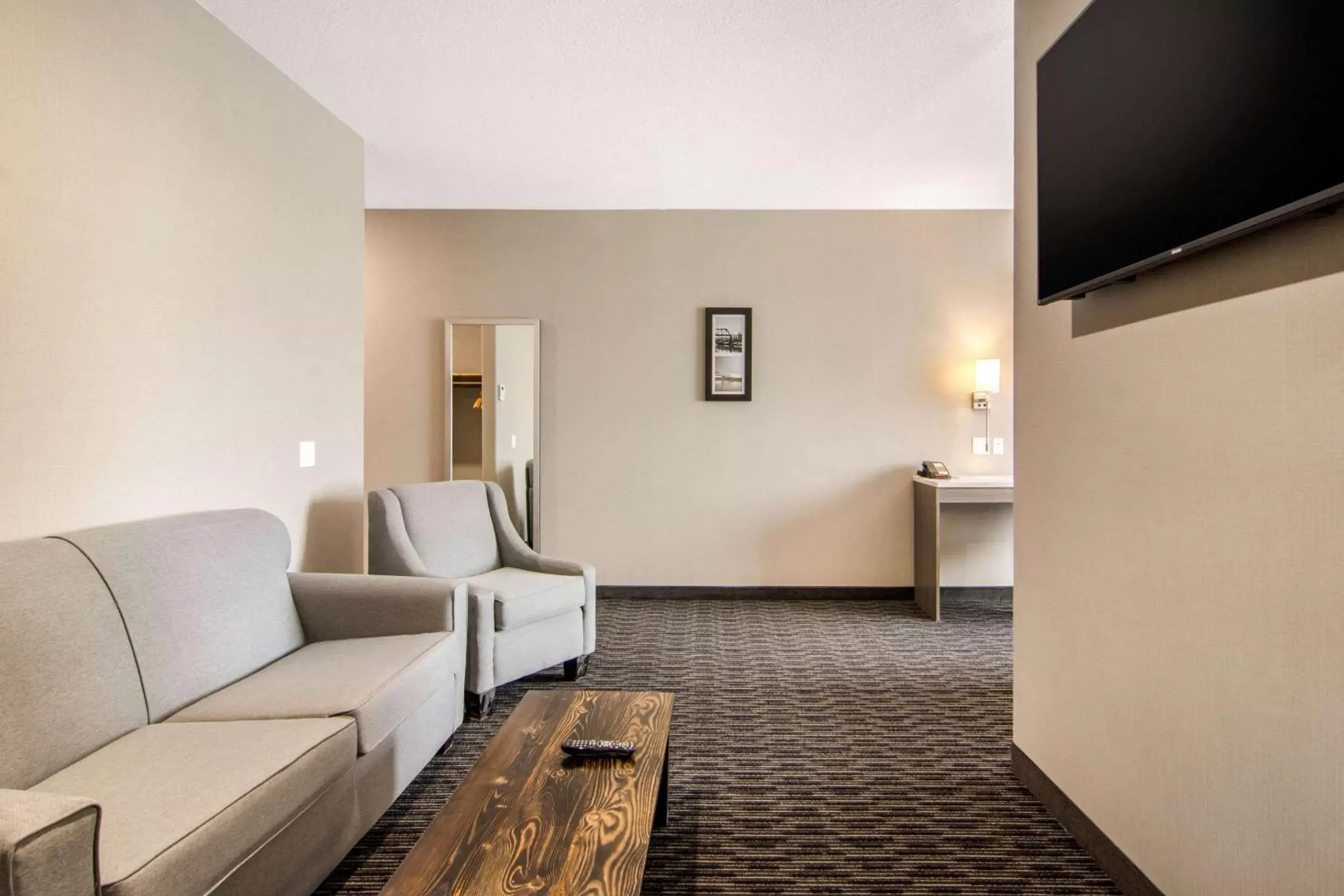 Bedroom, Seating Area in Comfort Inn & Suites