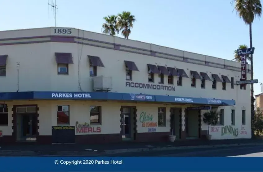 Property Building in Parkes Hotel