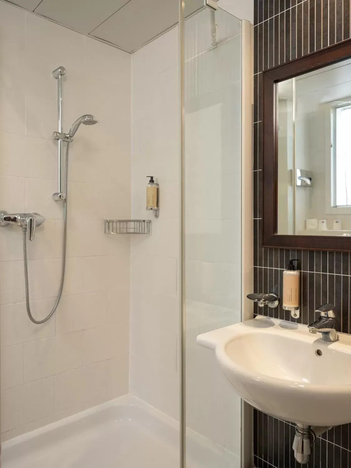 Shower, Bathroom in Hôtel Brittany