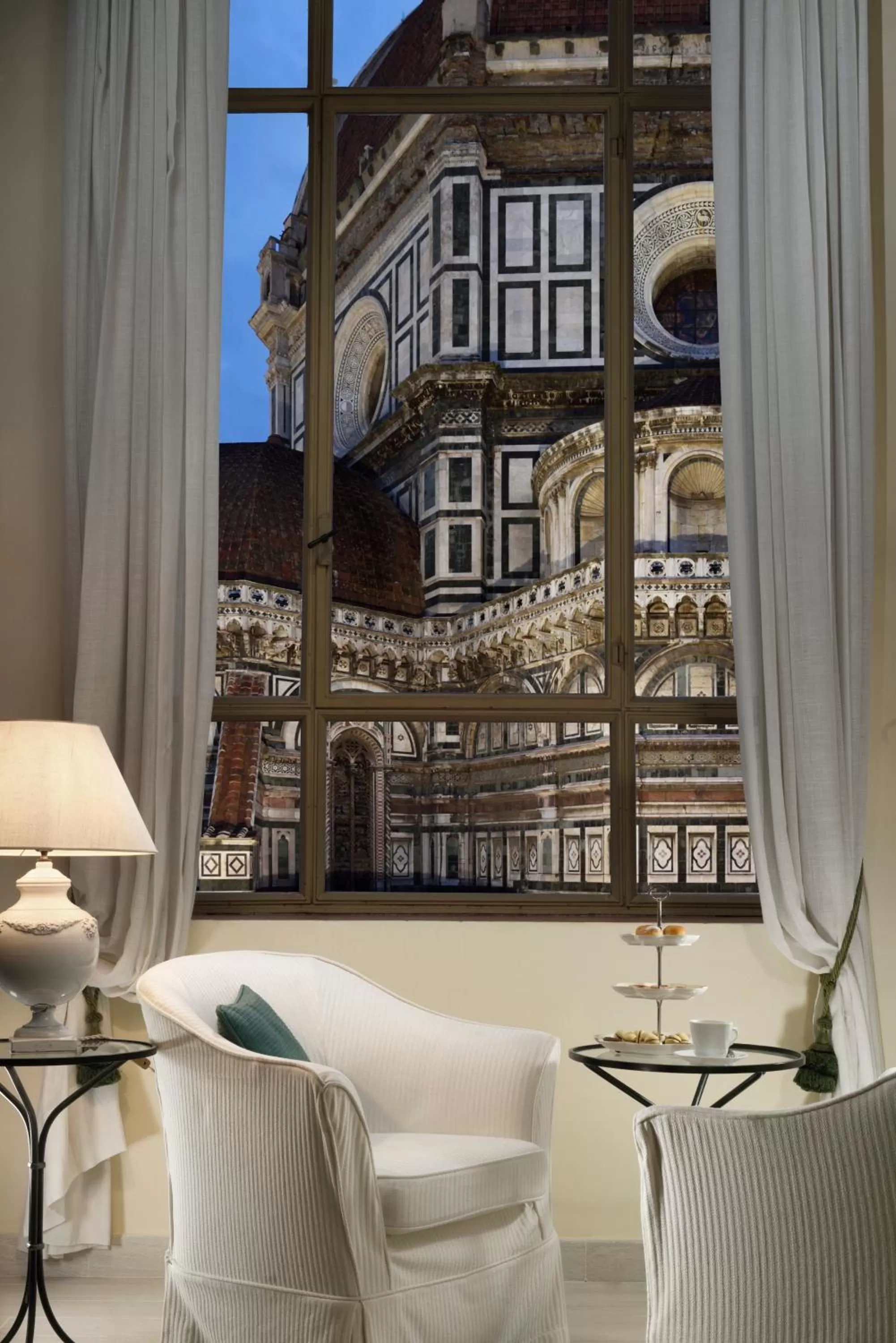 Seating area in Palazzo Niccolini al Duomo Residenza D'Epoca