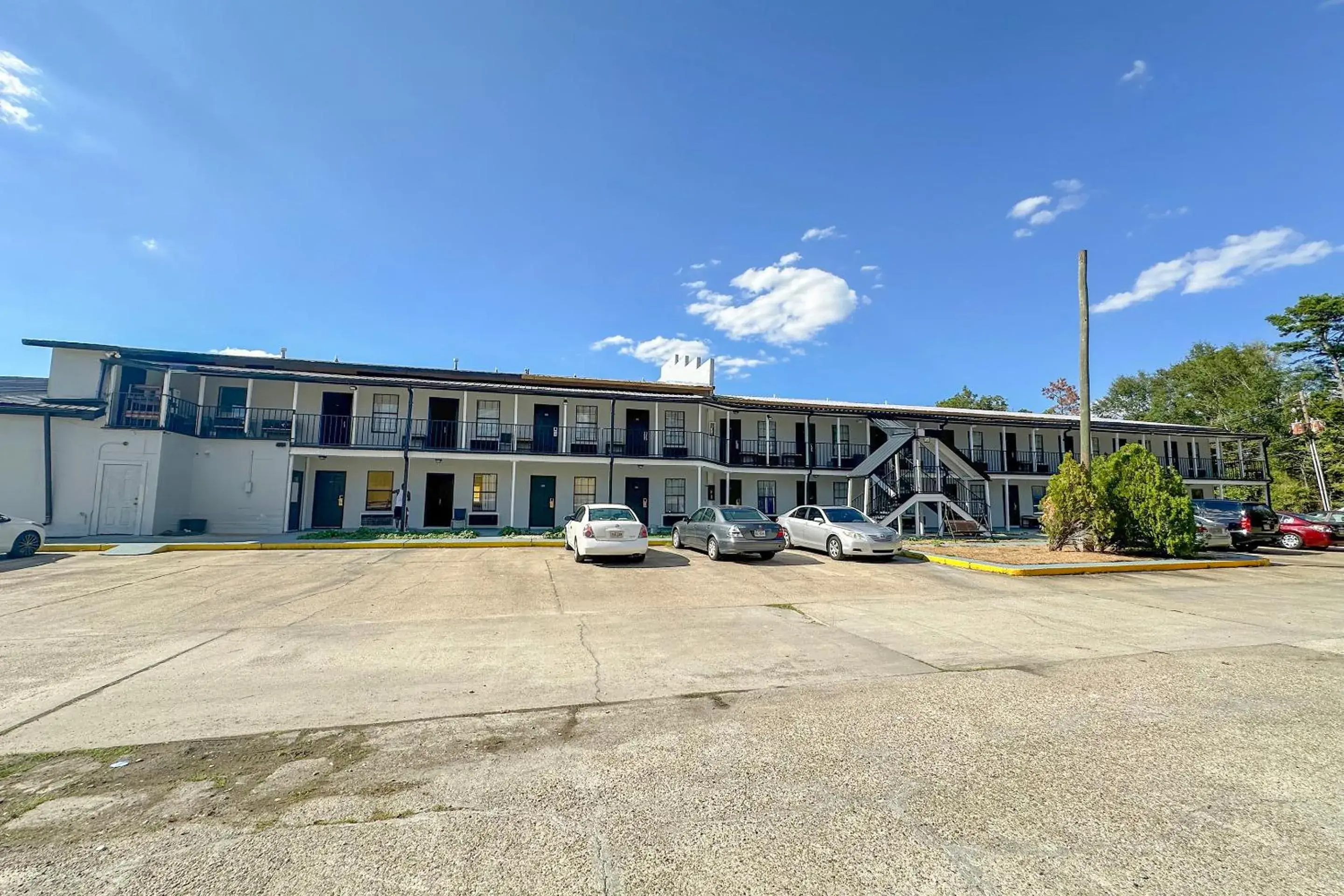 Parking, Property Building in Paradise Inn By OYO Hattiesburg North