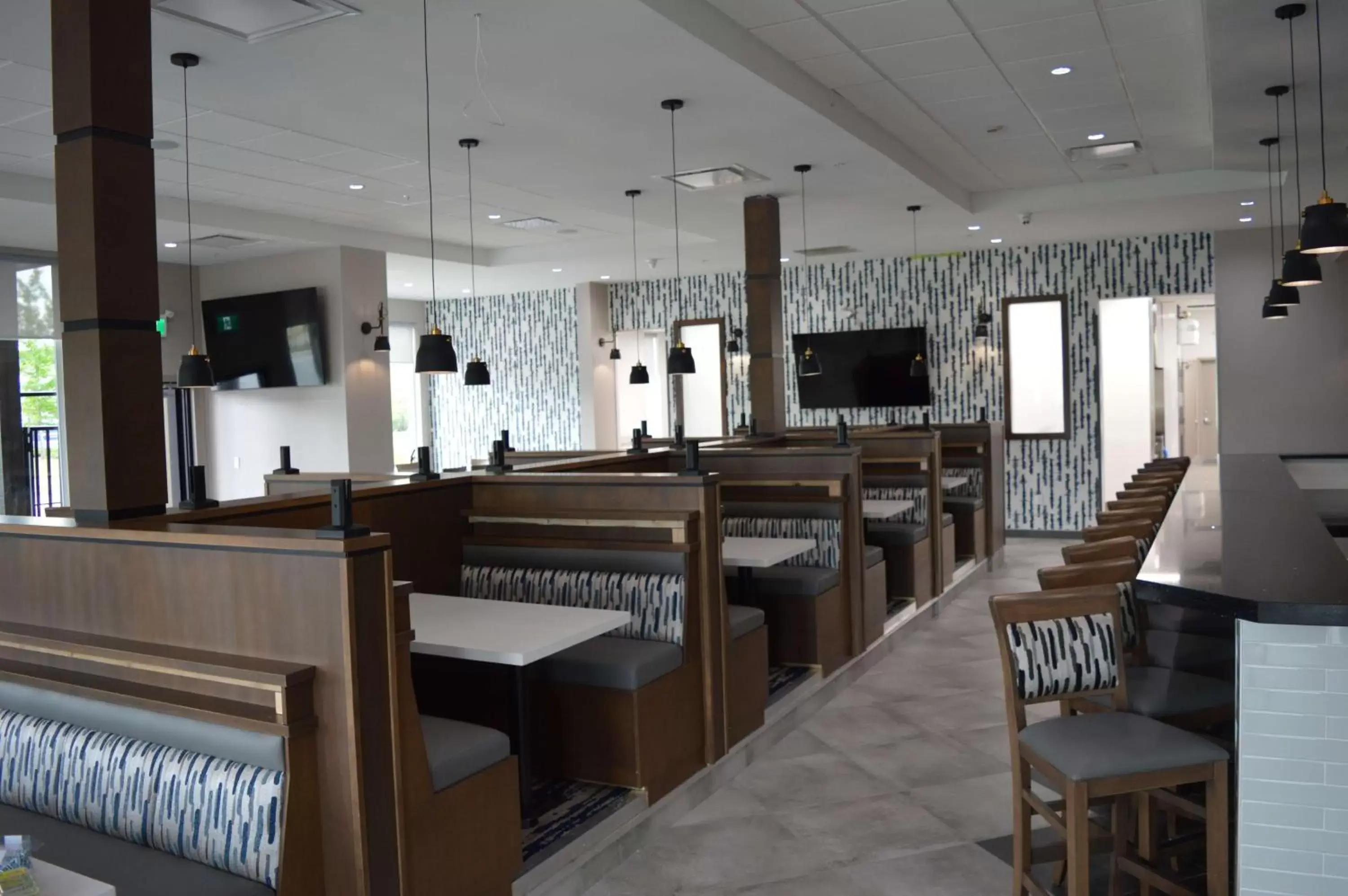 Restaurant/places to eat, Lounge/Bar in Best Western Premier Route 97 Vernon