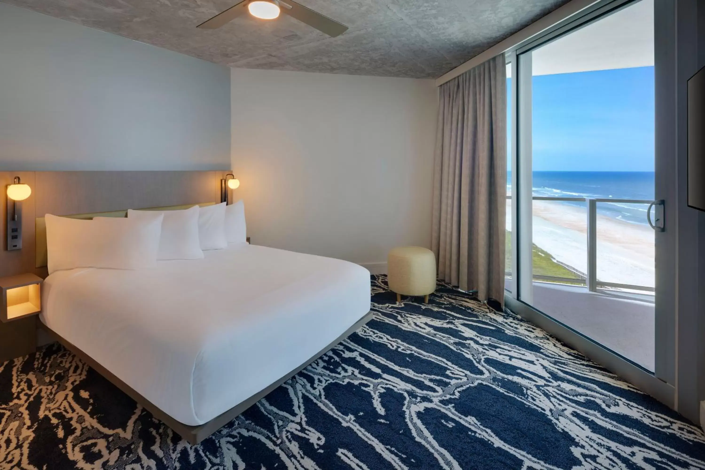 Bed in Max Beach Resort