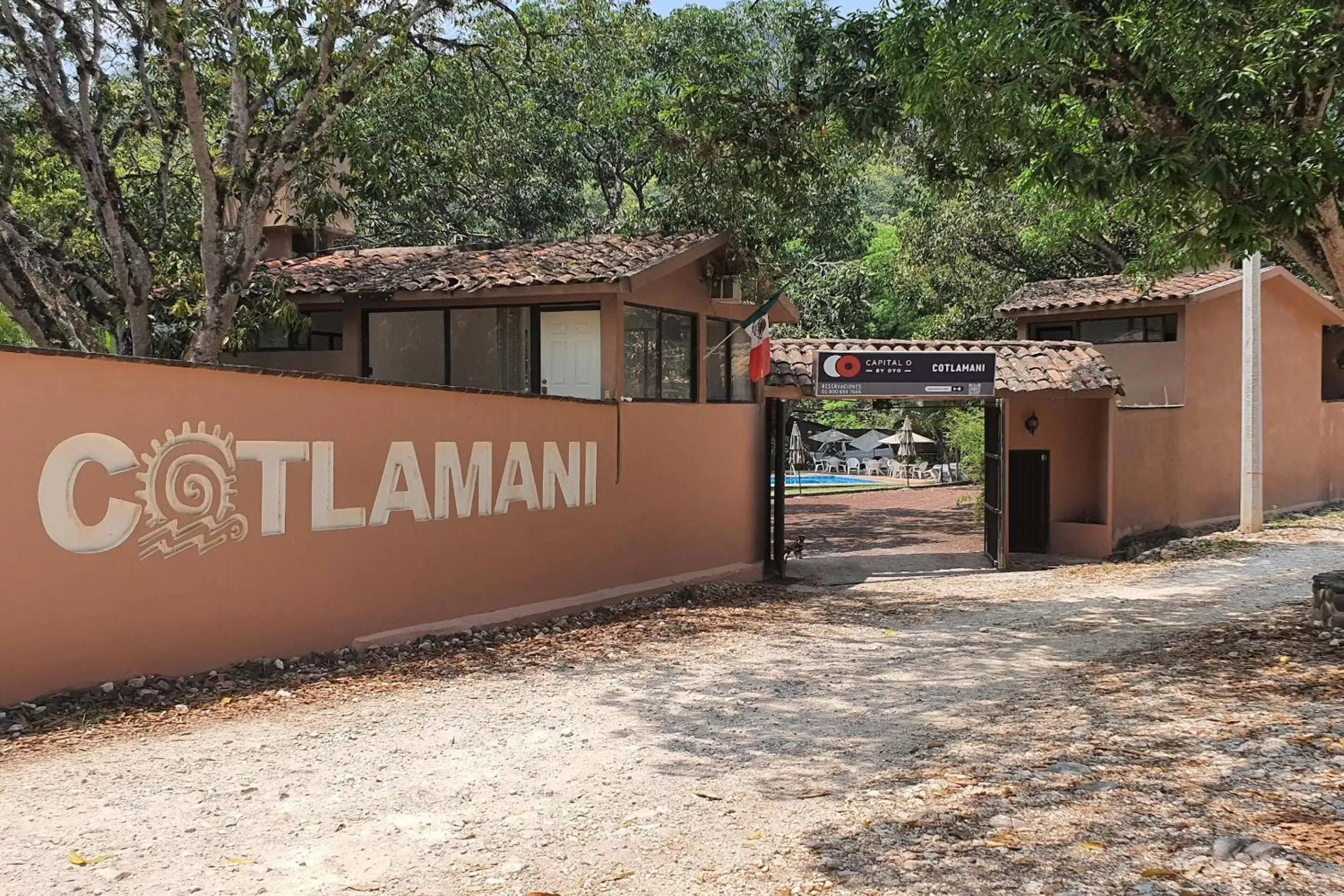 Facade/entrance, Property Building in Cotlamani Hotel Aventura