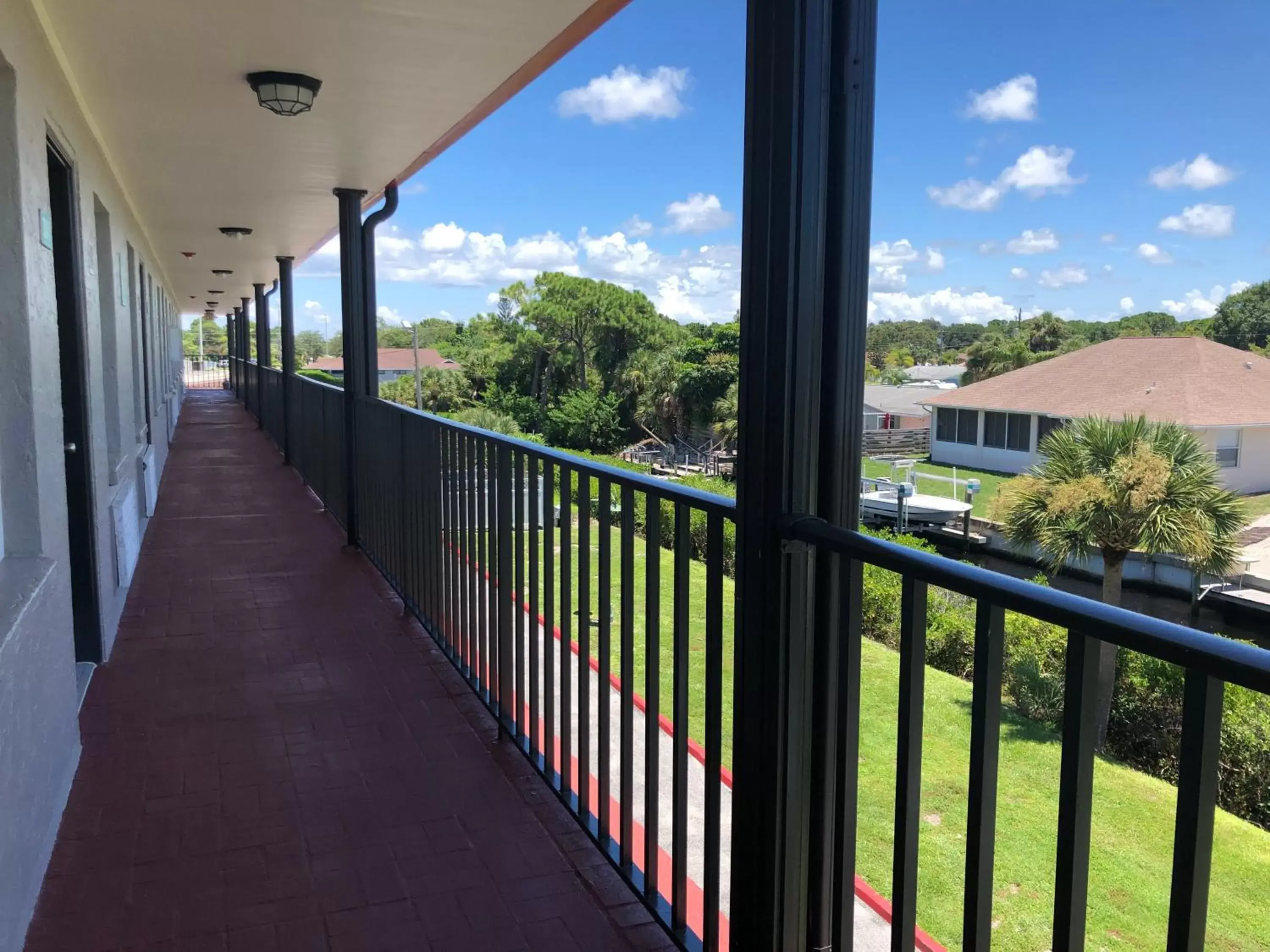 Balcony/Terrace in Sun Coast Inn