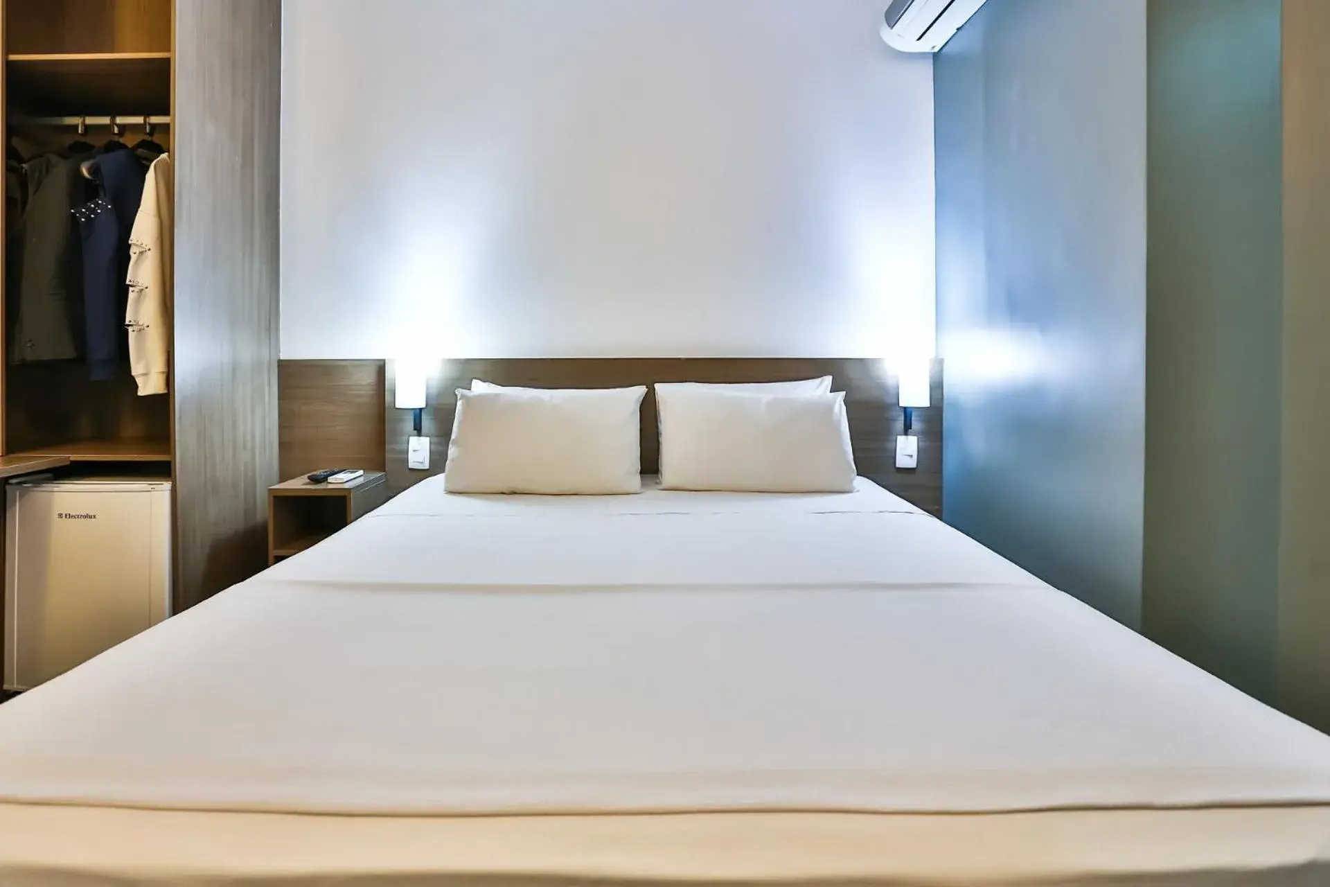 Bed in San Diego Express Barro Preto Bed in San Diego Express Barro Preto