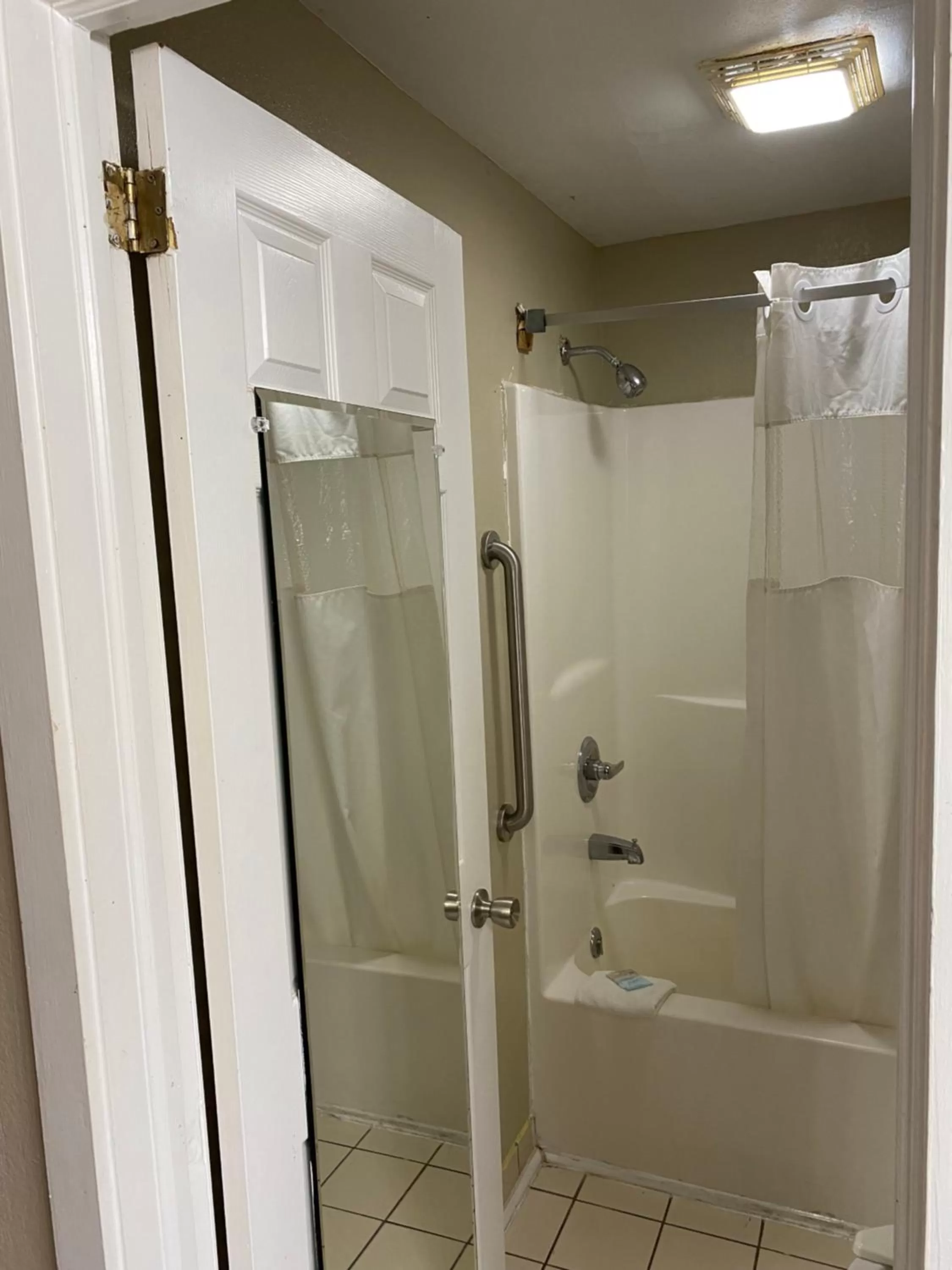 Shower in Atlantic Shores Inn and Suites