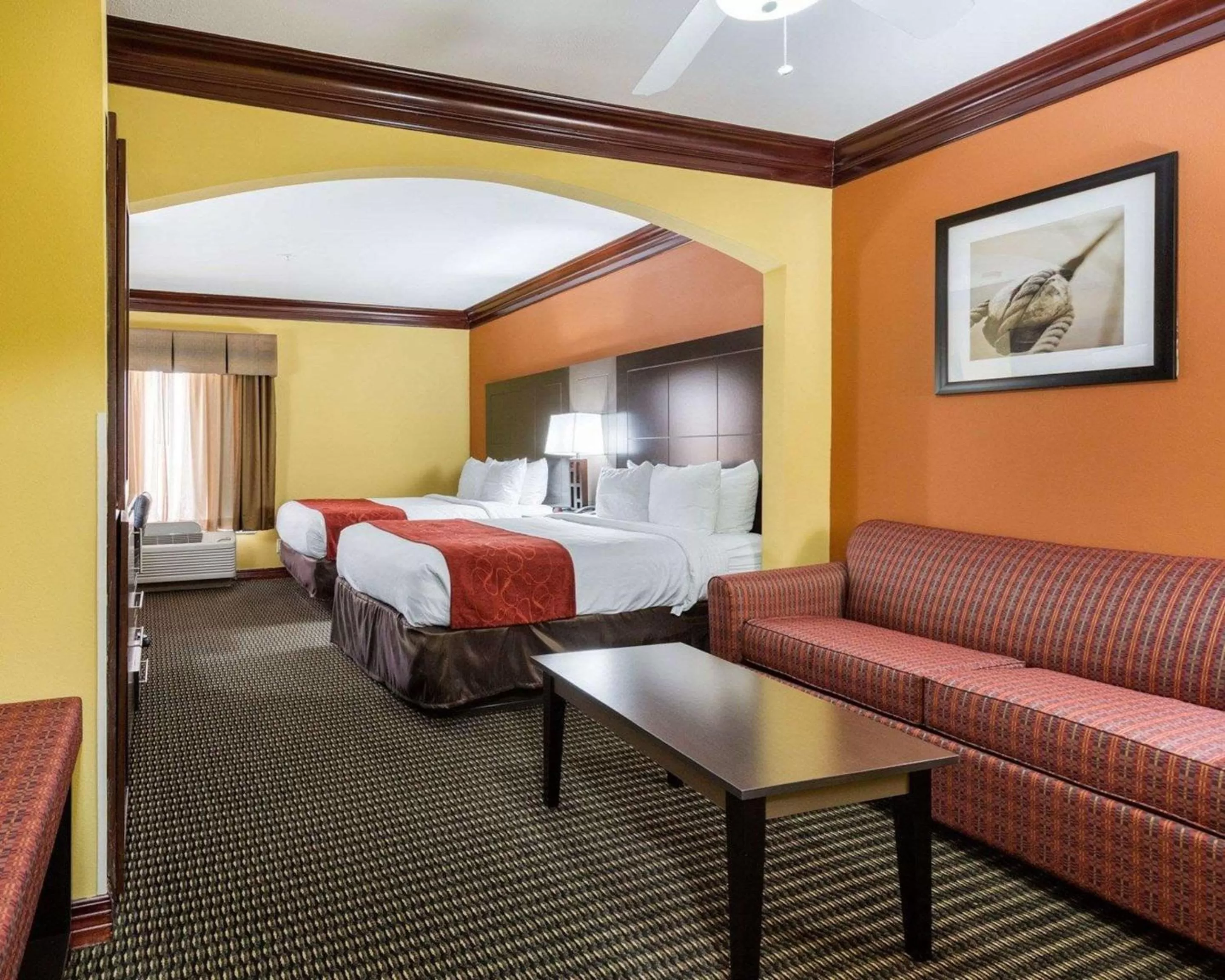 Photo of the whole room, Bed in Comfort Suites Lake Jackson Clute