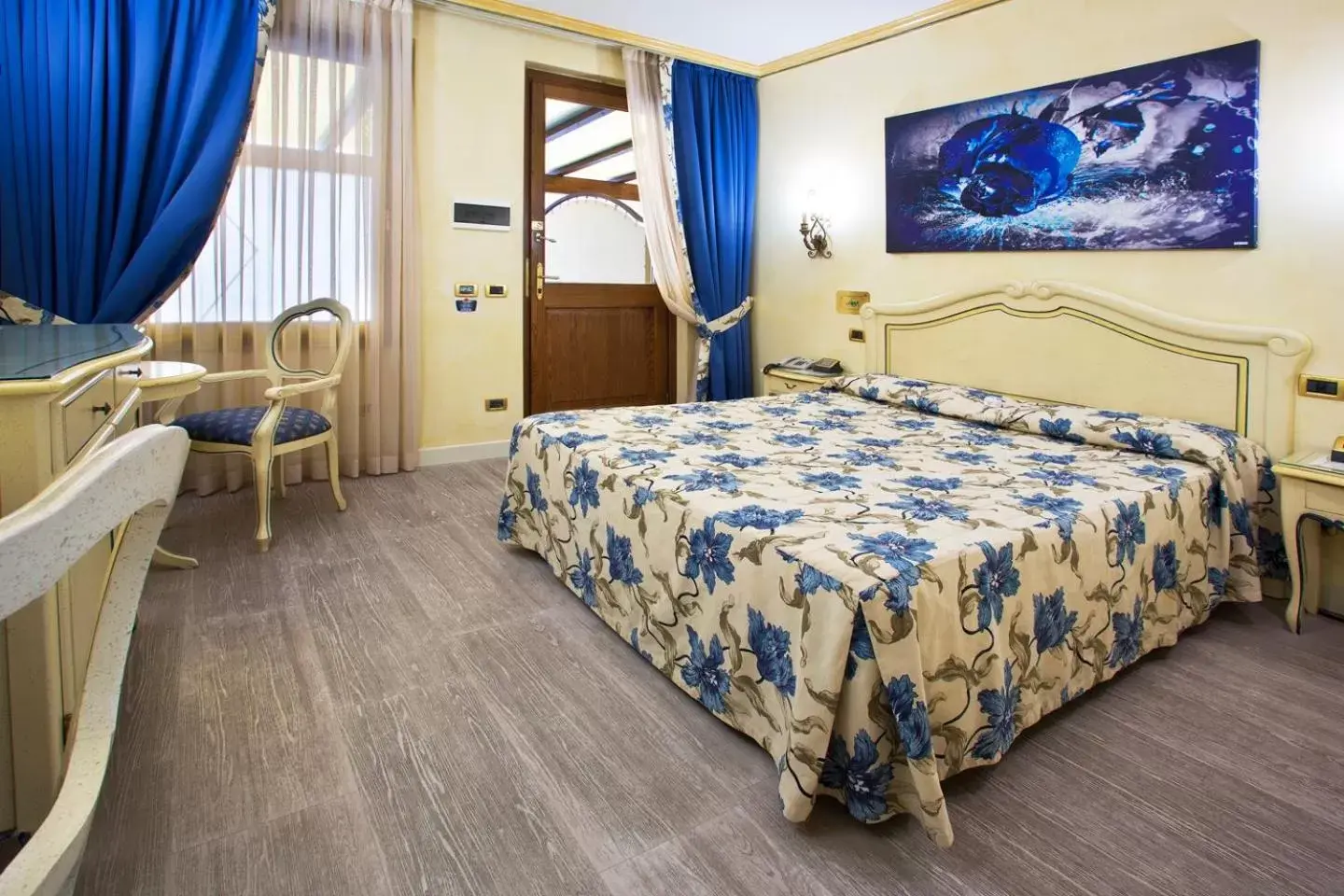 Photo of the whole room, Bed in Vip's Motel Luxury Accommodation & Spa Photo of the whole room, Bed in Vip's Motel Luxury Accommodation & Spa