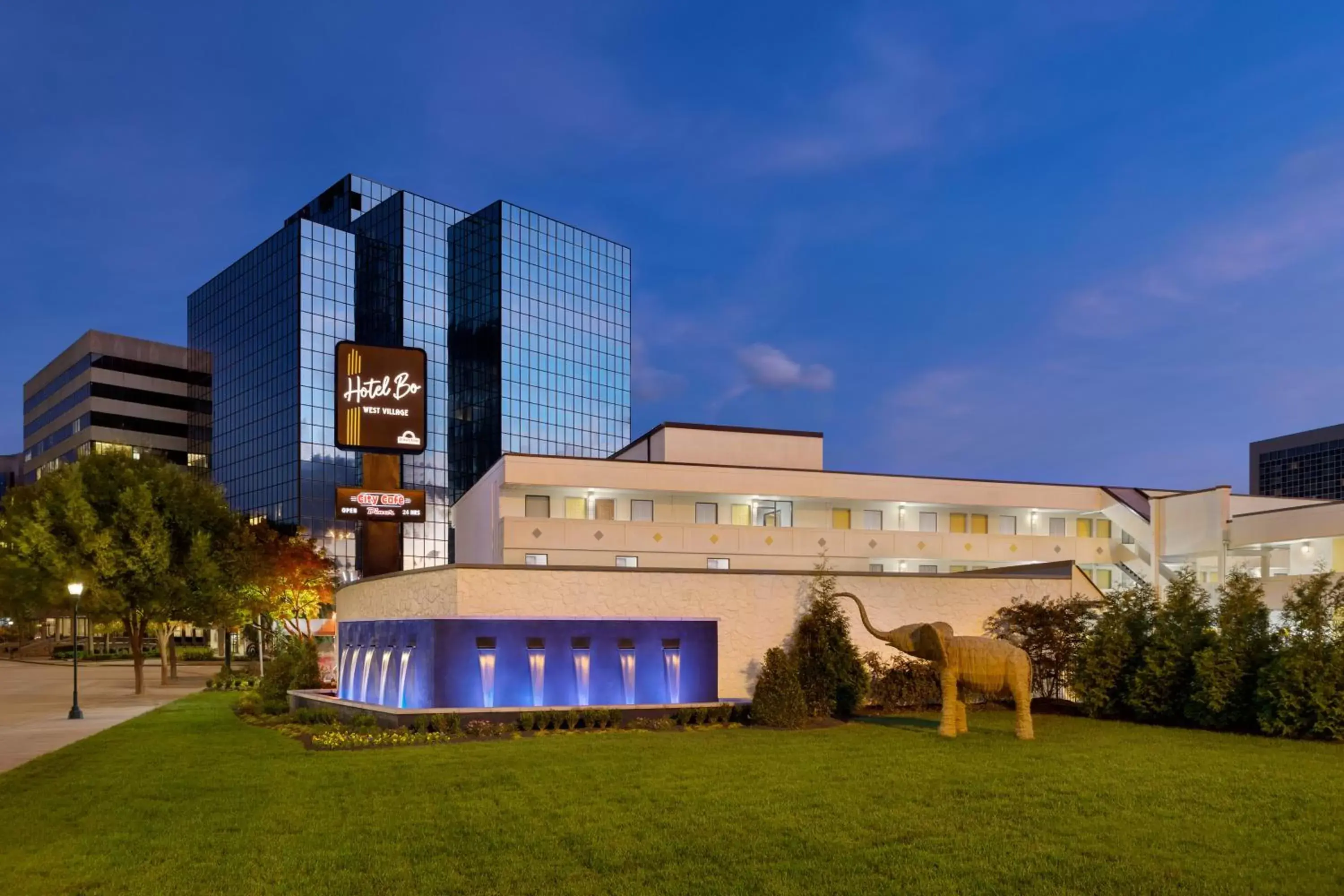 Property building in Hotel Bo, a Days Inn by Wyndham Chattanooga Downtown Property building in Hotel Bo, a Days Inn by Wyndham Chattanooga Downtown