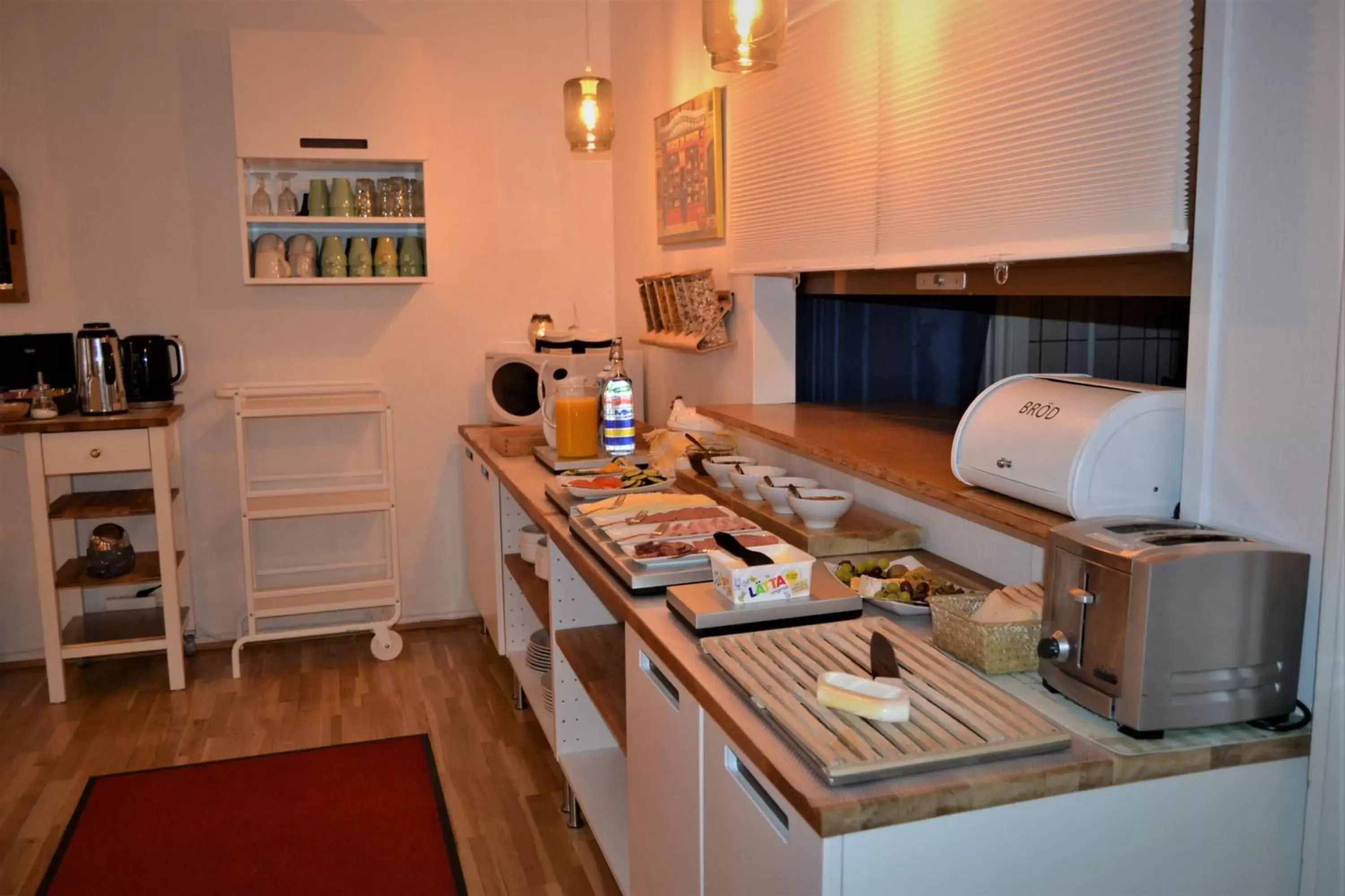 Kitchen/Kitchenette in Solsta Hotell