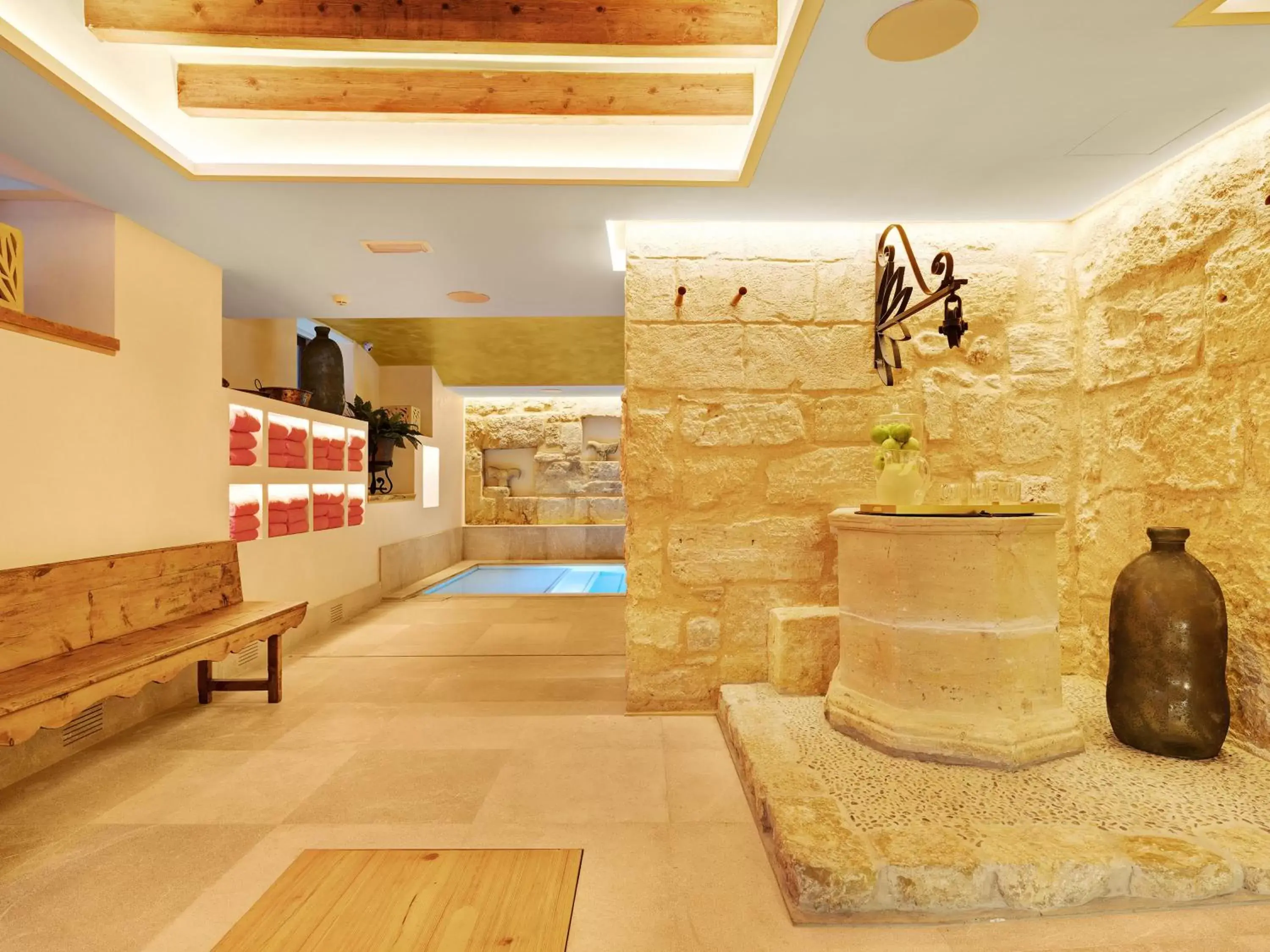 Spa and wellness centre/facilities in Hotel Gloria de Sant Jaume