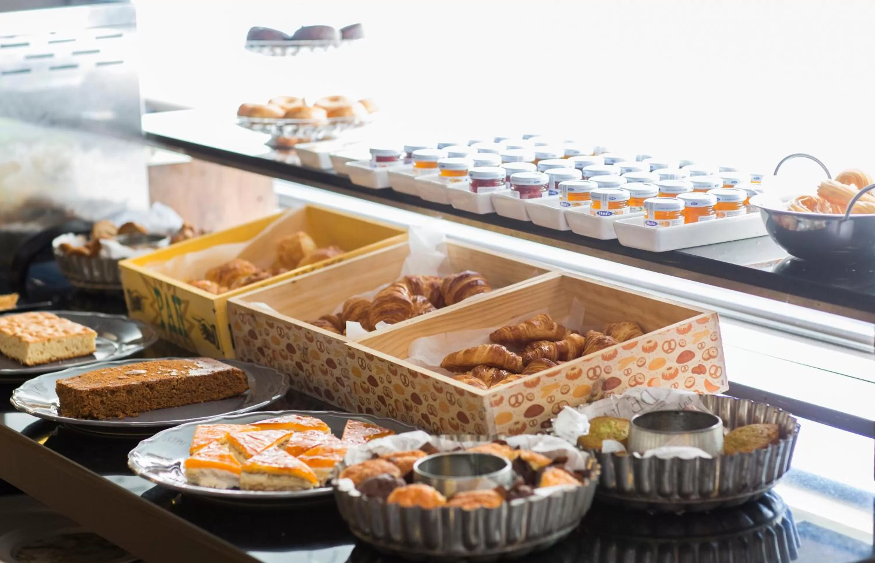 Buffet breakfast in Hotel Tres Reyes Pamplona