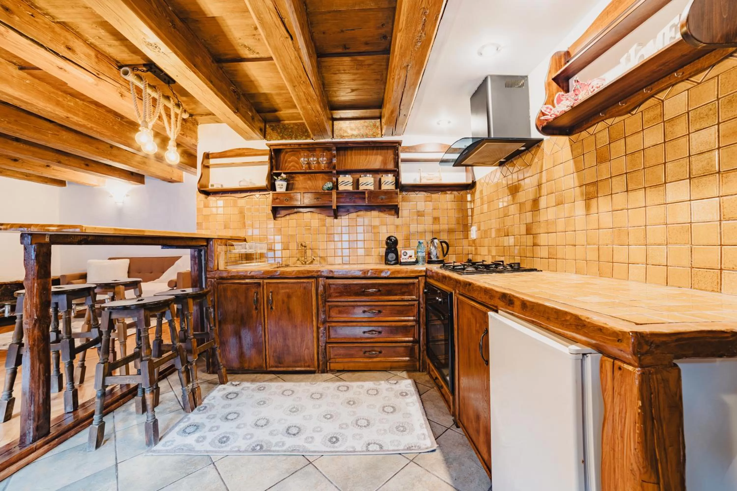 Kitchen or kitchenette in ALBERT RESIDENCE Brasov with complimentary parking and 10 percent Food and Drinks