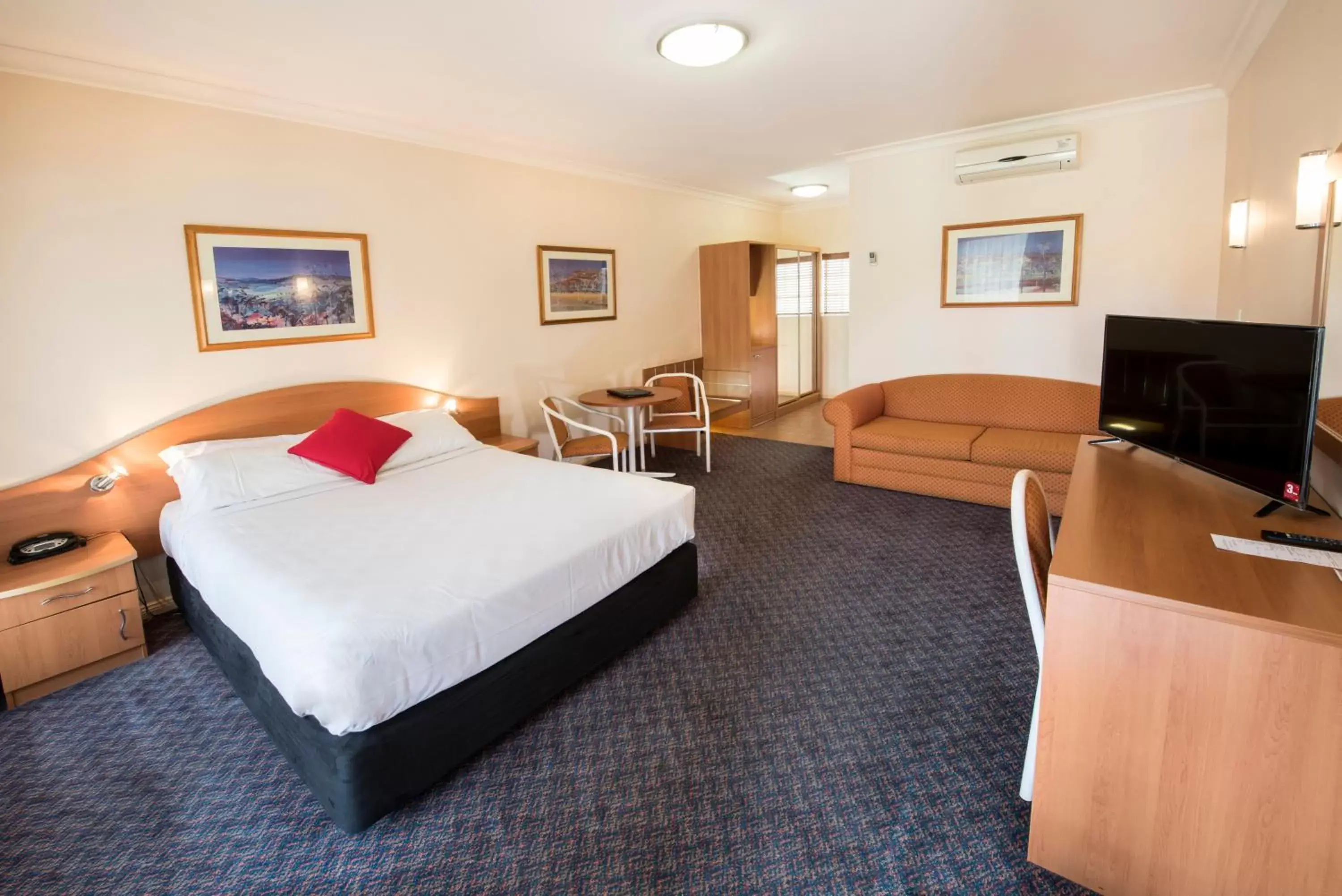 Bedroom in Quality Inn Penrith Sydney