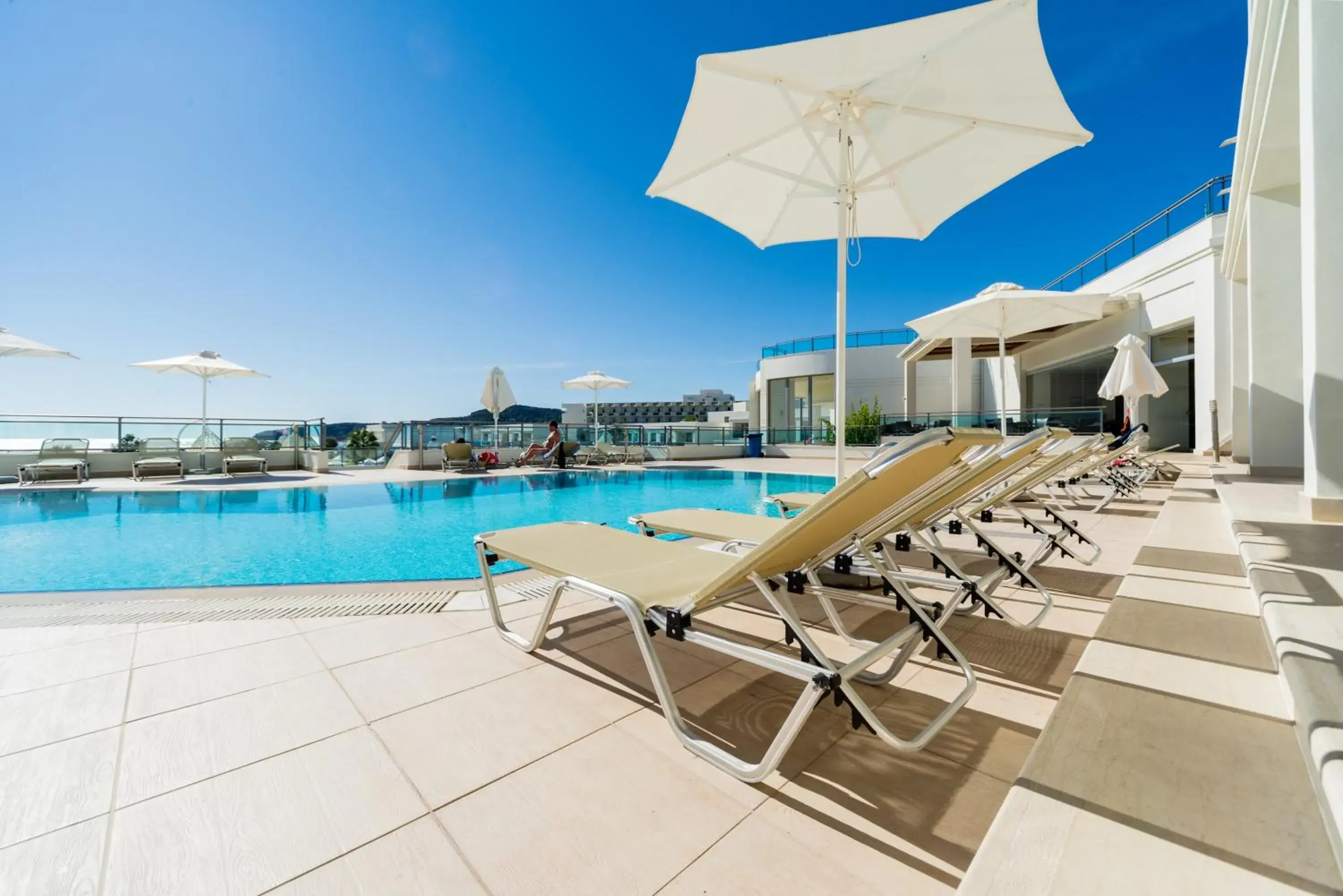 Balcony/Terrace, Swimming Pool in Apollo Blue