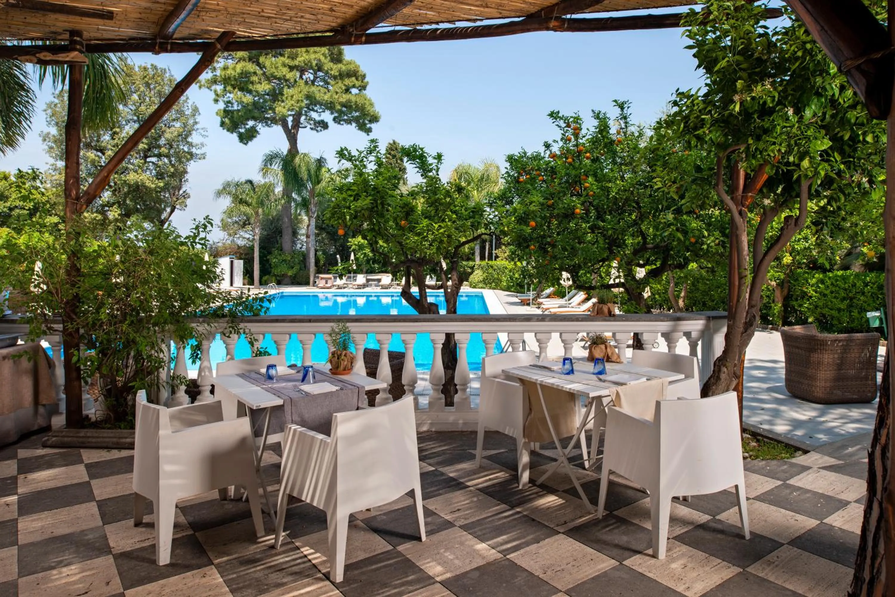 Restaurant/places to eat in Grand Hotel Cocumella