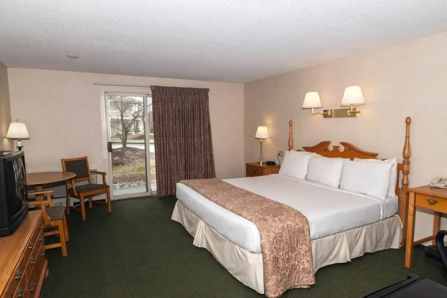 Photo of the whole room, Bed in Green Granite Inn, Ascend Hotel Collection