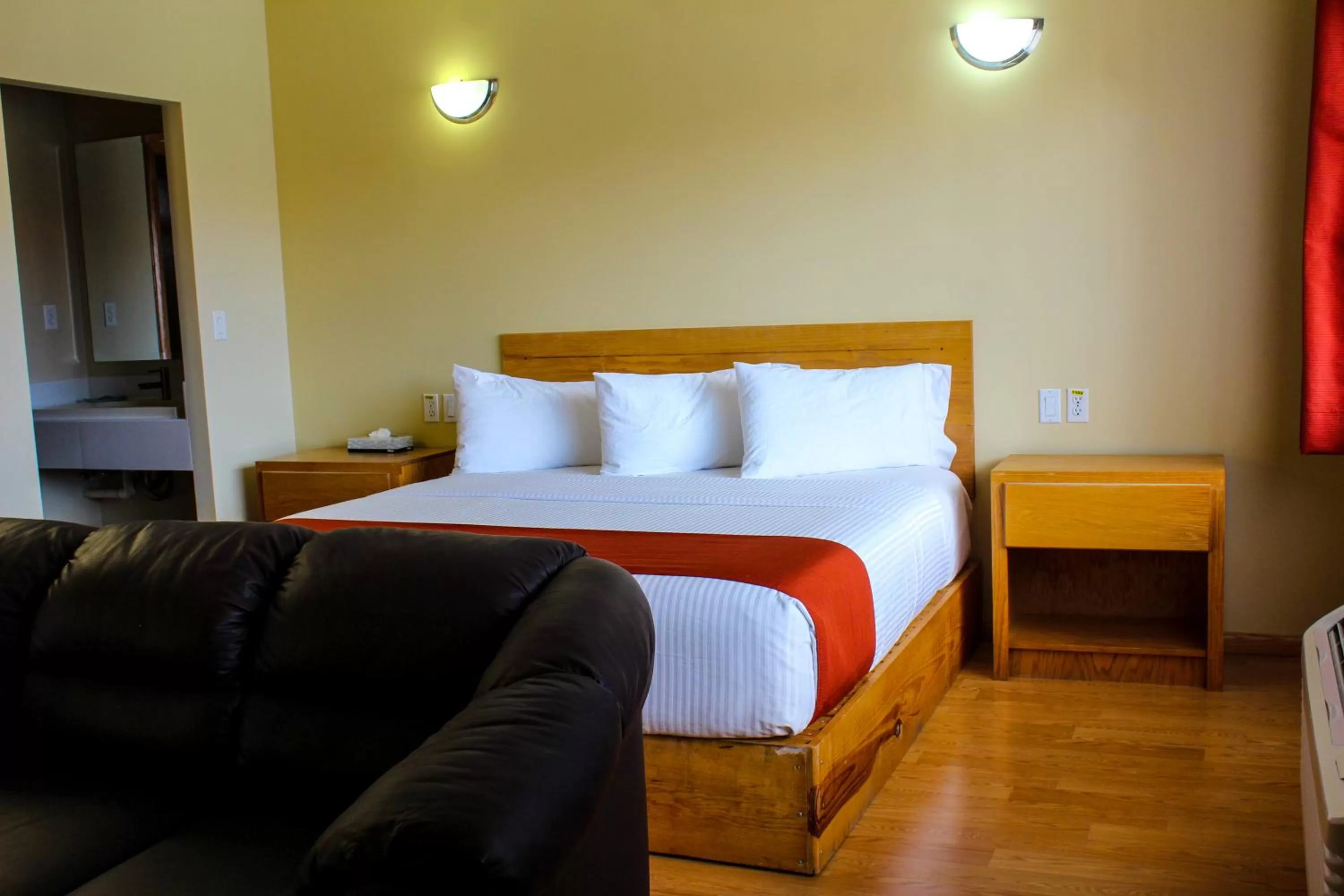 Photo of the whole room, Bed in La Huerta Inn & Suites