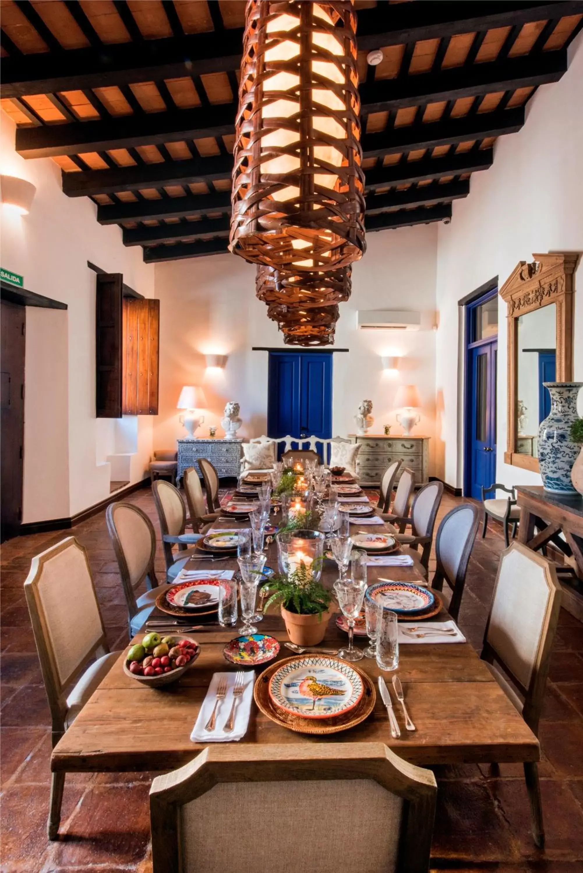 Restaurant/Places to Eat in Casas del XVI