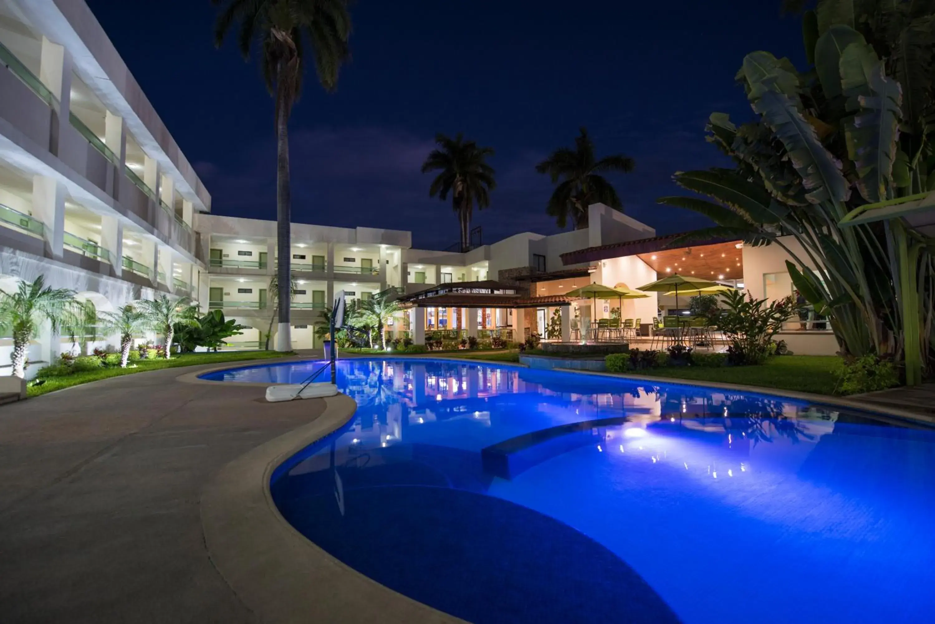 Swimming Pool in Hotel Palace Inn