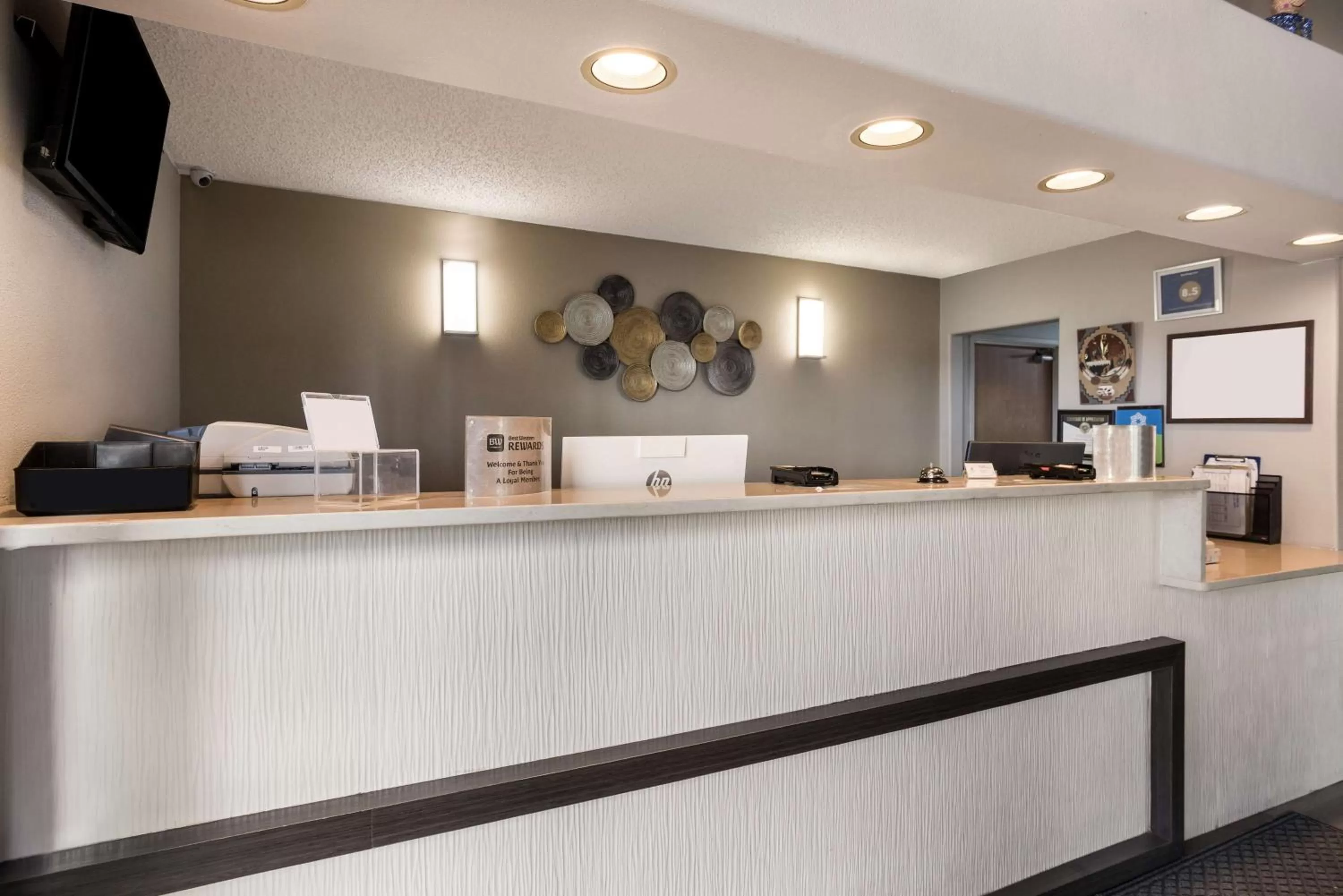 Lobby or reception in SureStay Hotel by Best Western Grants