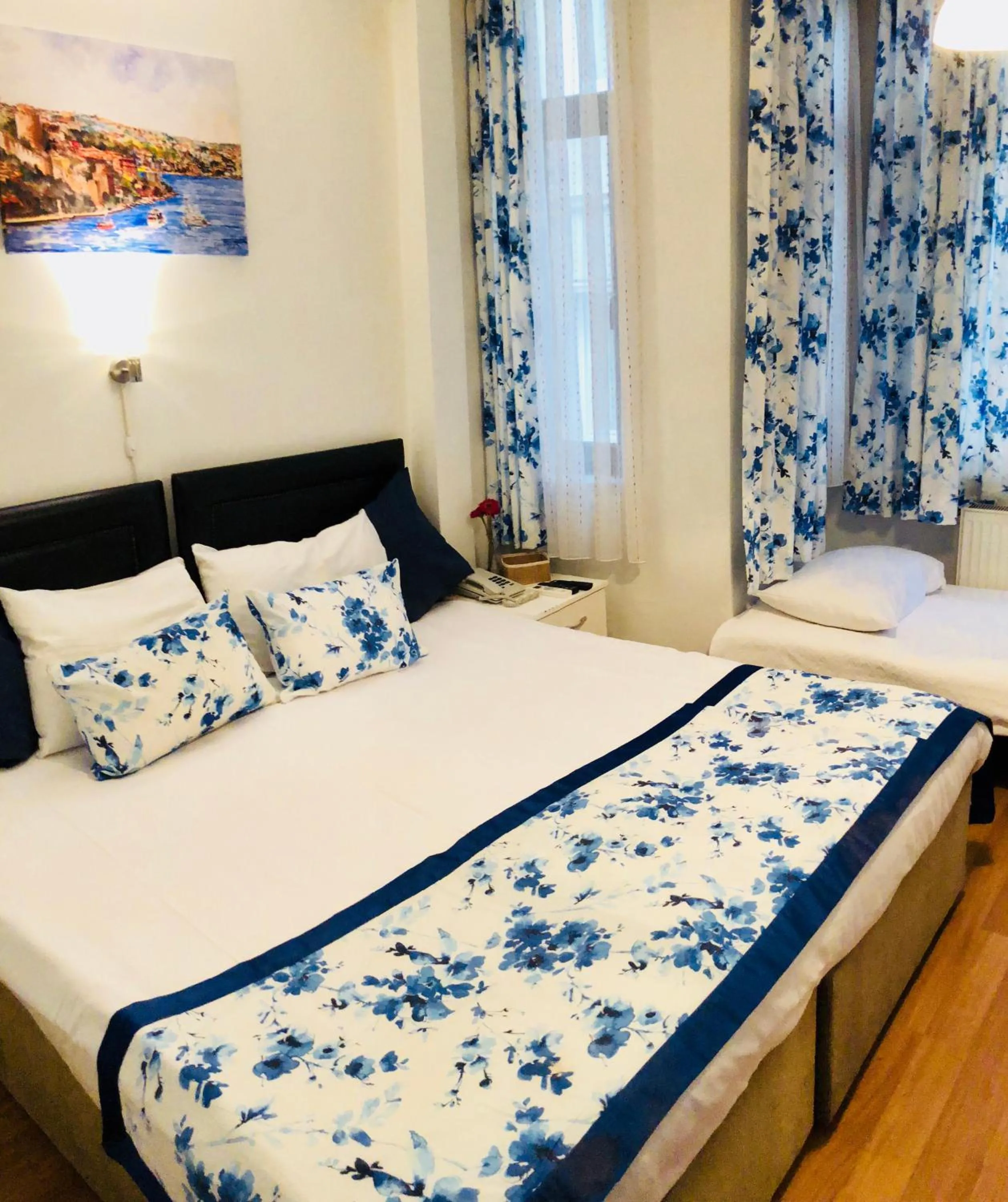 Bed in The House of Tulpan