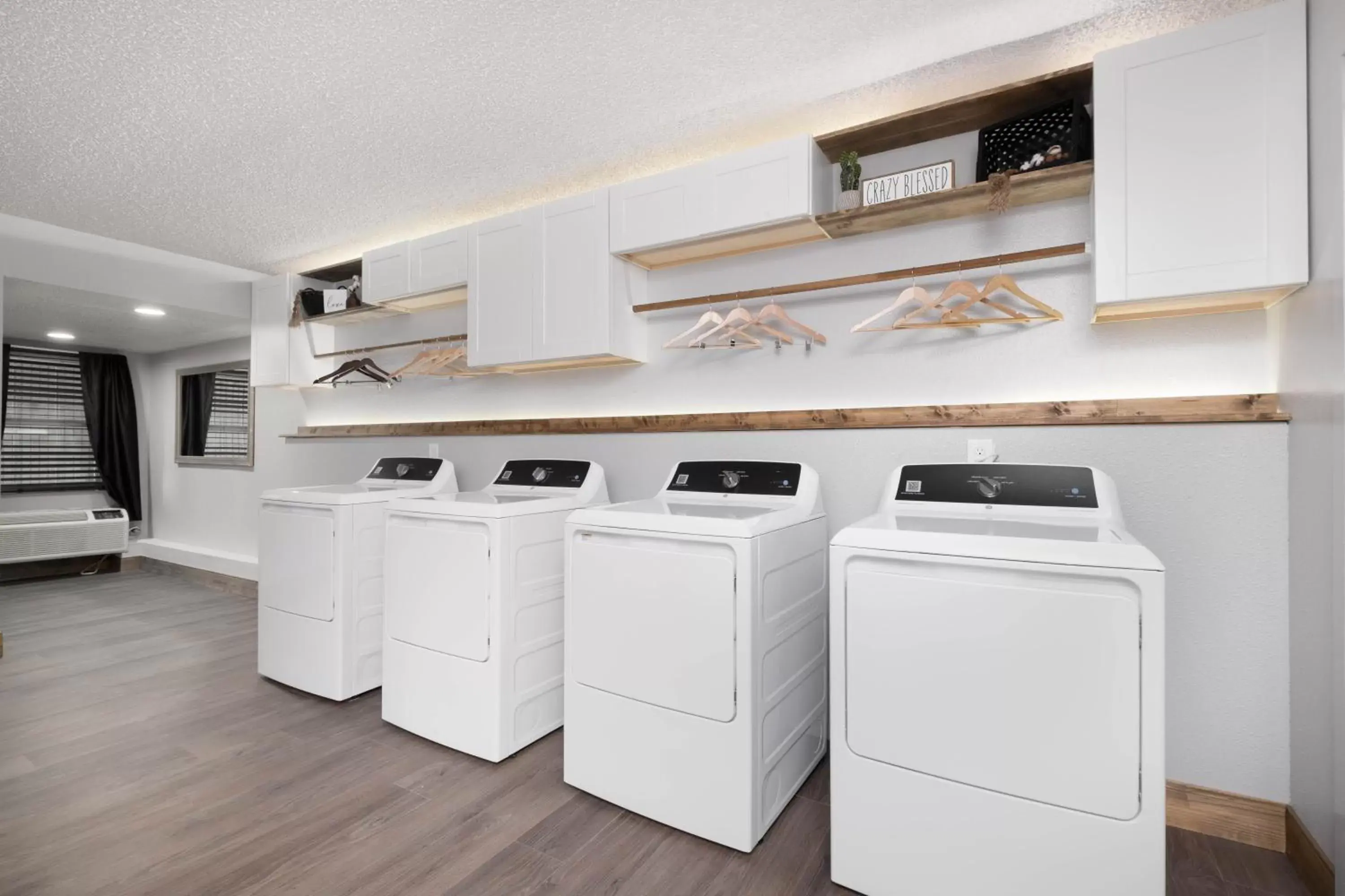 washing machine, Kitchen/Kitchenette in The Westerner - Extended Stay