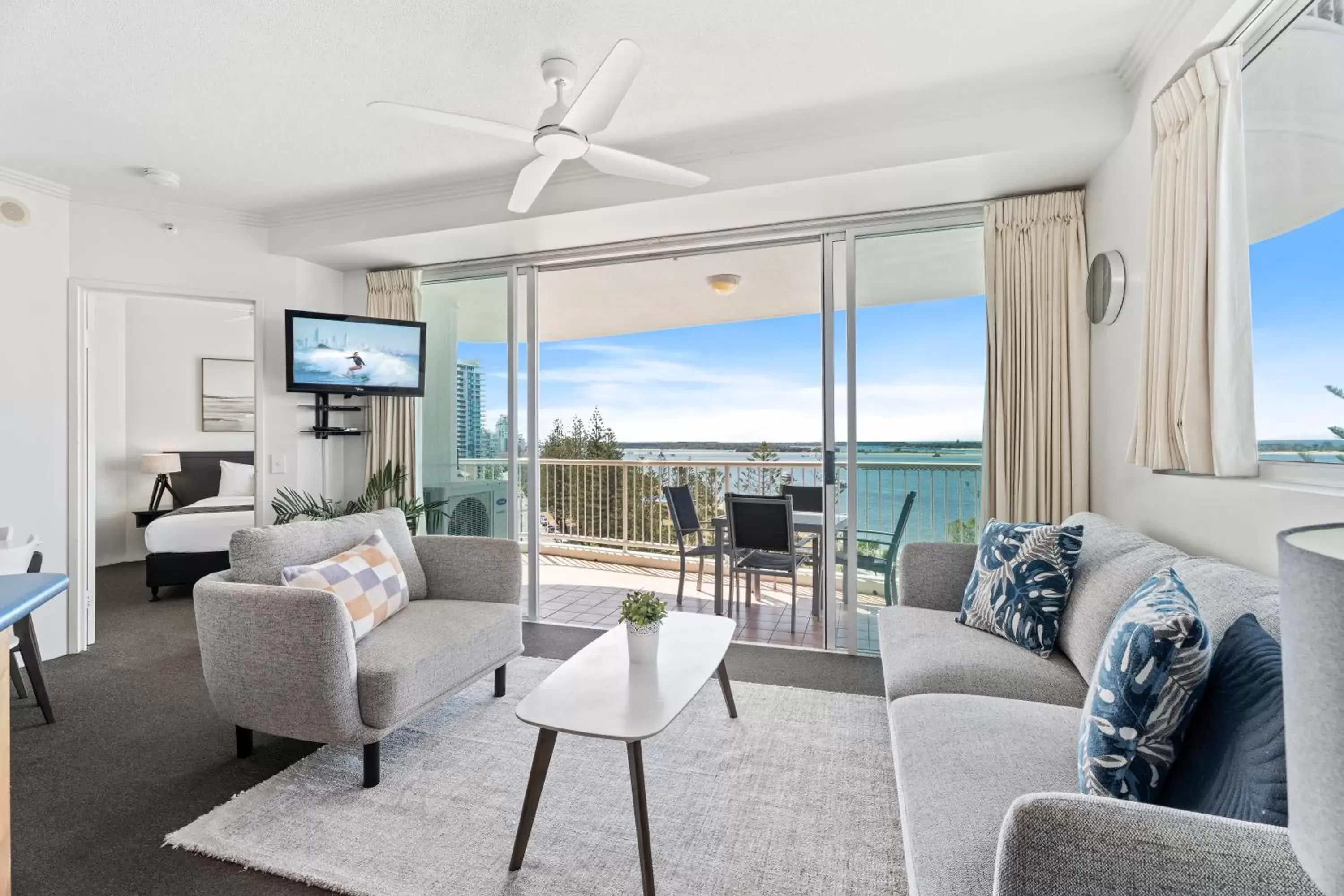 Living room, Seating Area in Crystal Bay On The Broadwater